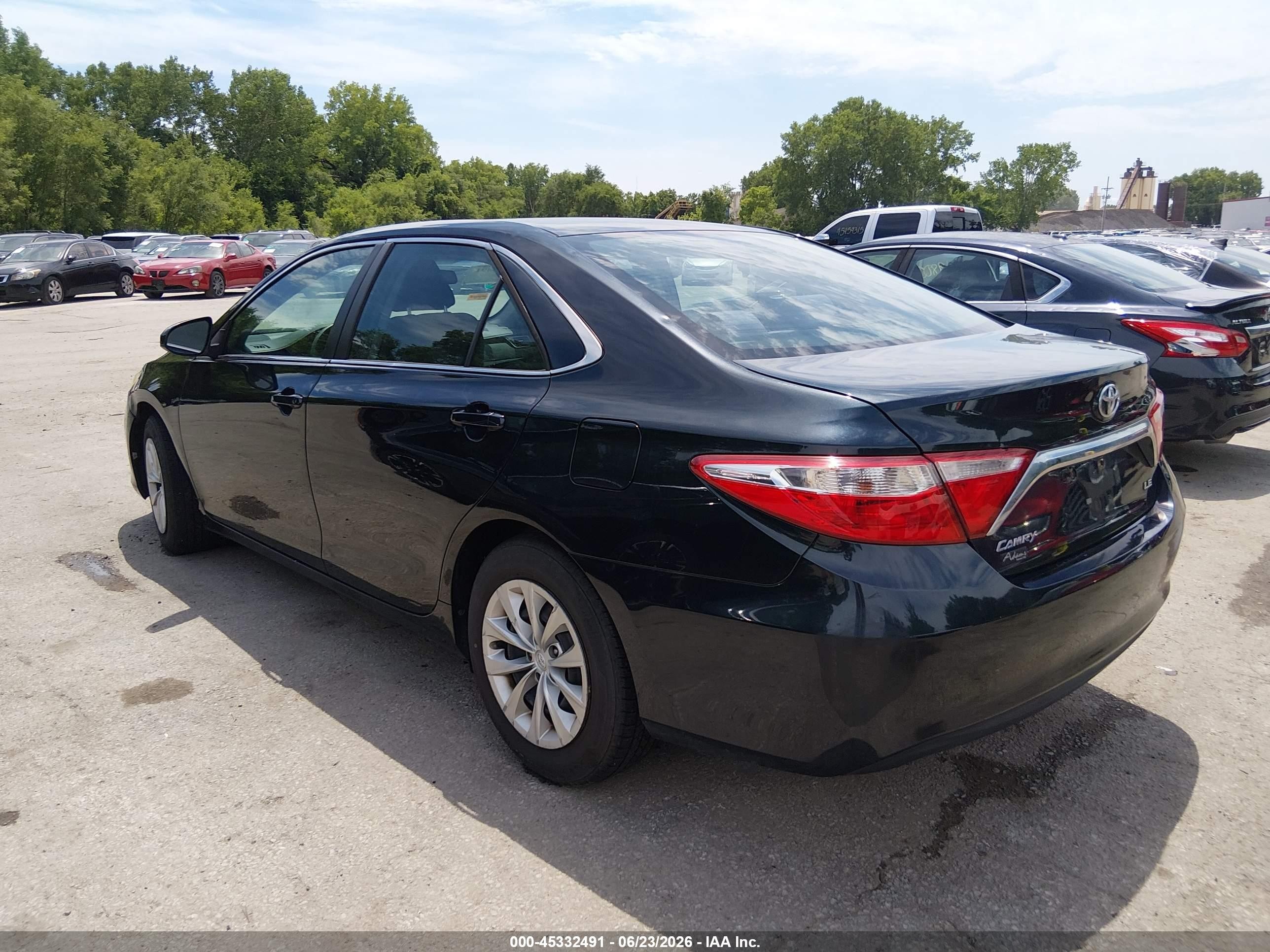 2015 Toyota Camry Le Dark Blue vin: 4T4BF1FK9FR453414