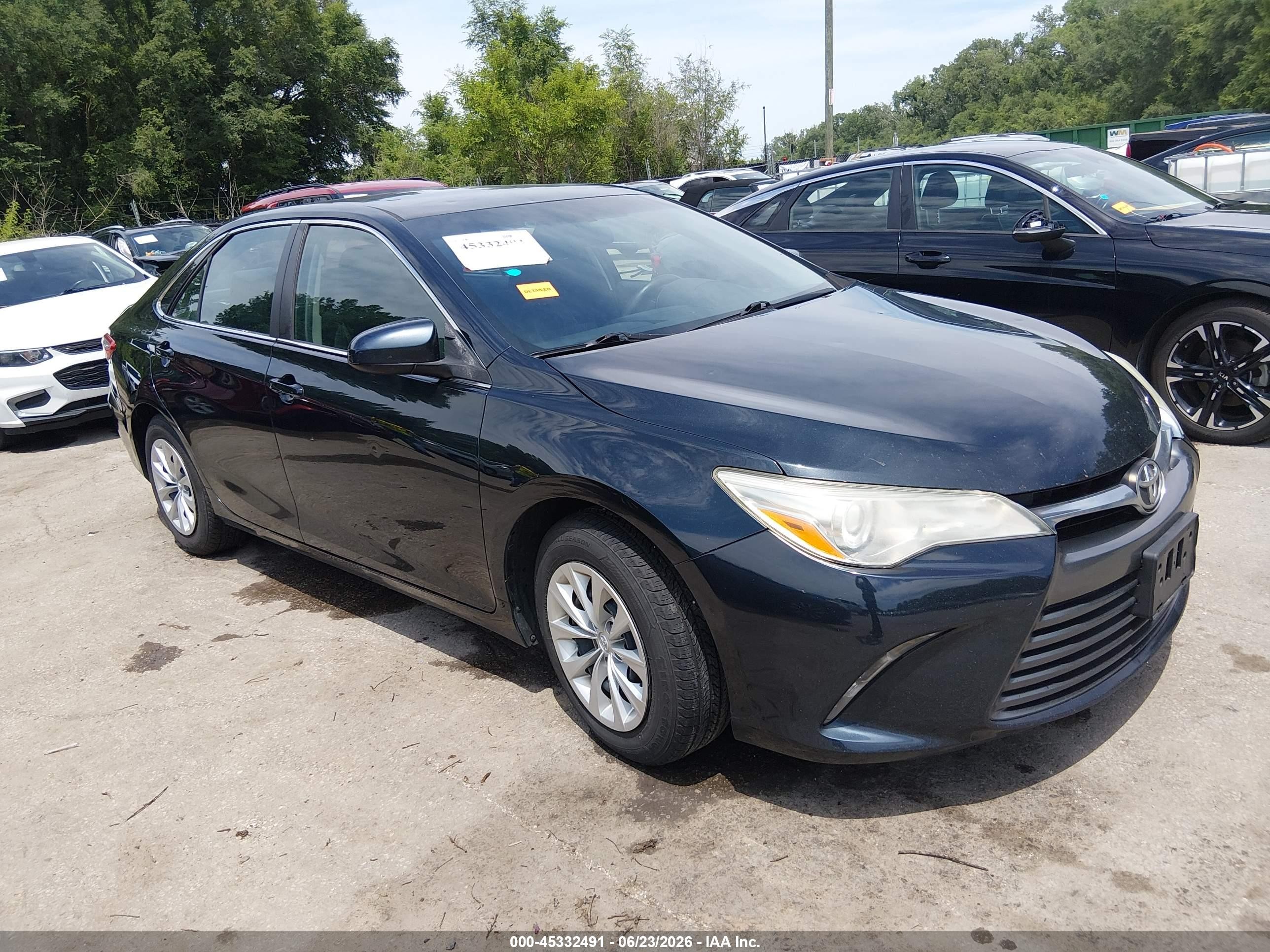 2015 Toyota Camry Le Dark Blue vin: 4T4BF1FK9FR453414