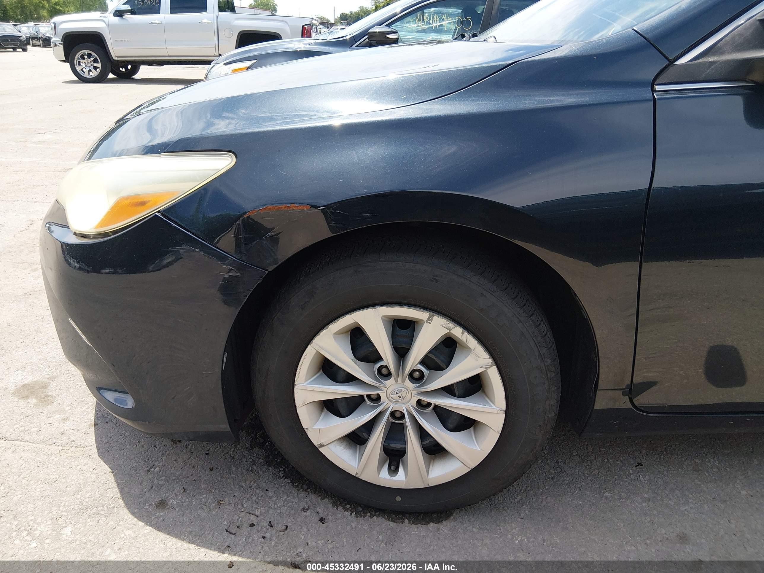 2015 Toyota Camry Le Dark Blue vin: 4T4BF1FK9FR453414