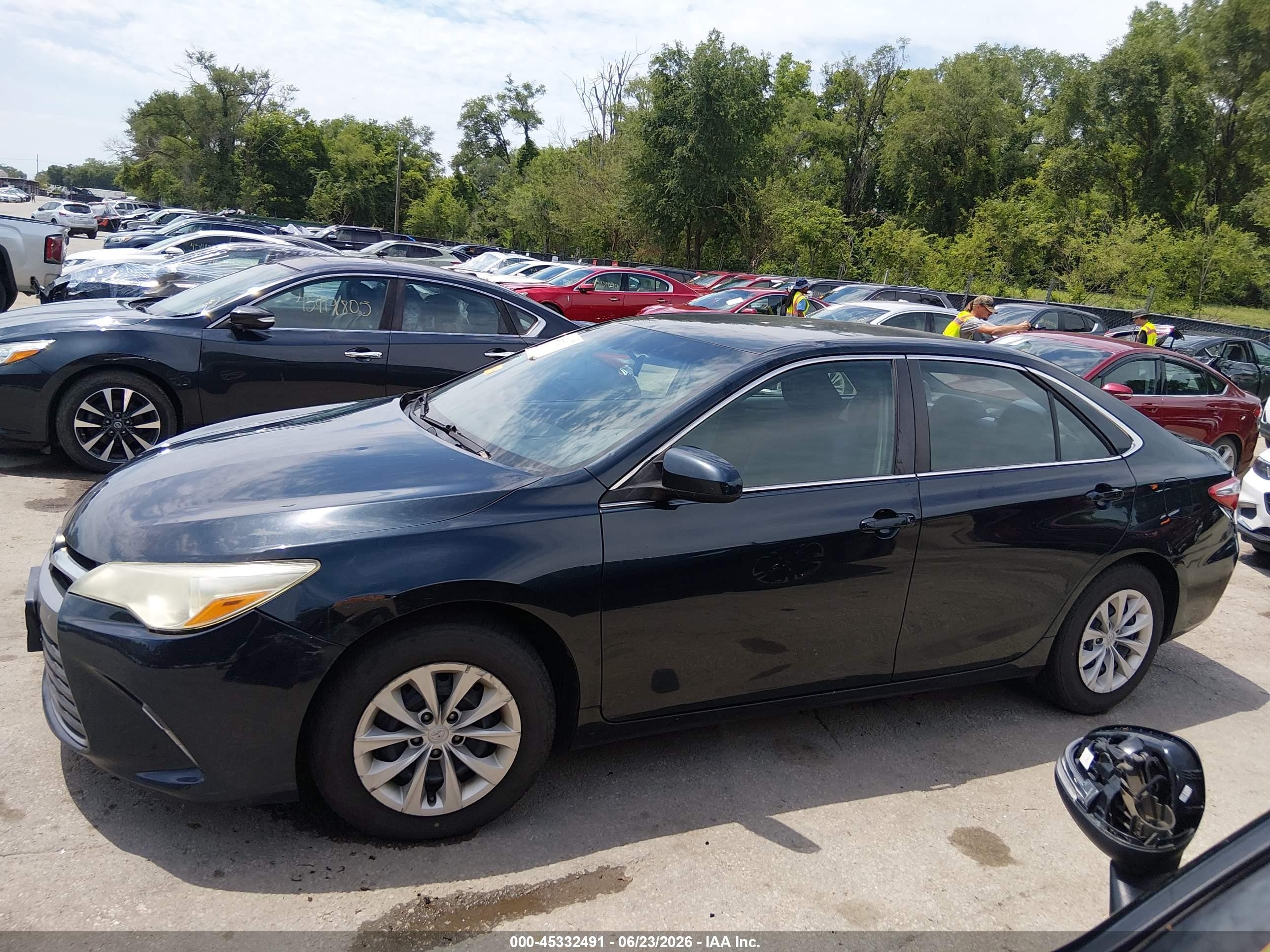 2015 Toyota Camry Le Dark Blue vin: 4T4BF1FK9FR453414