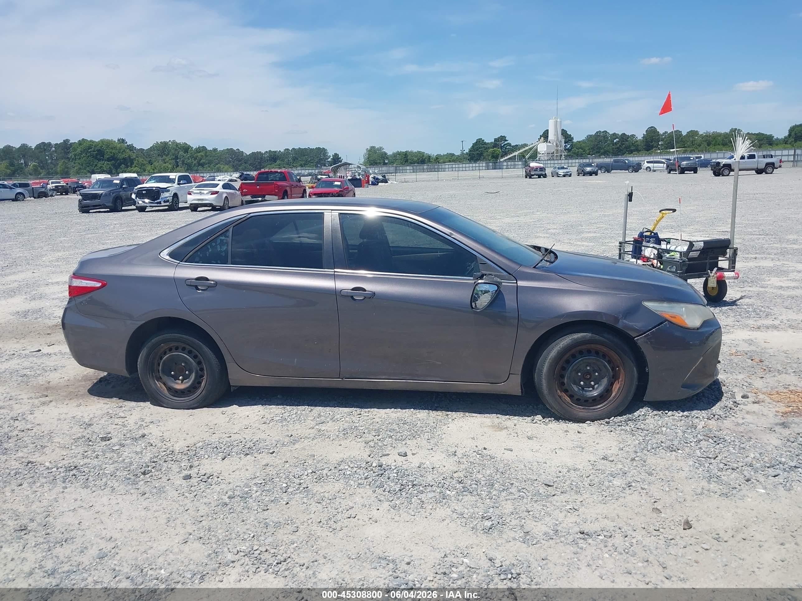 2015 Toyota Camry Le Gray vin: 4T4BF1FK9FR473274