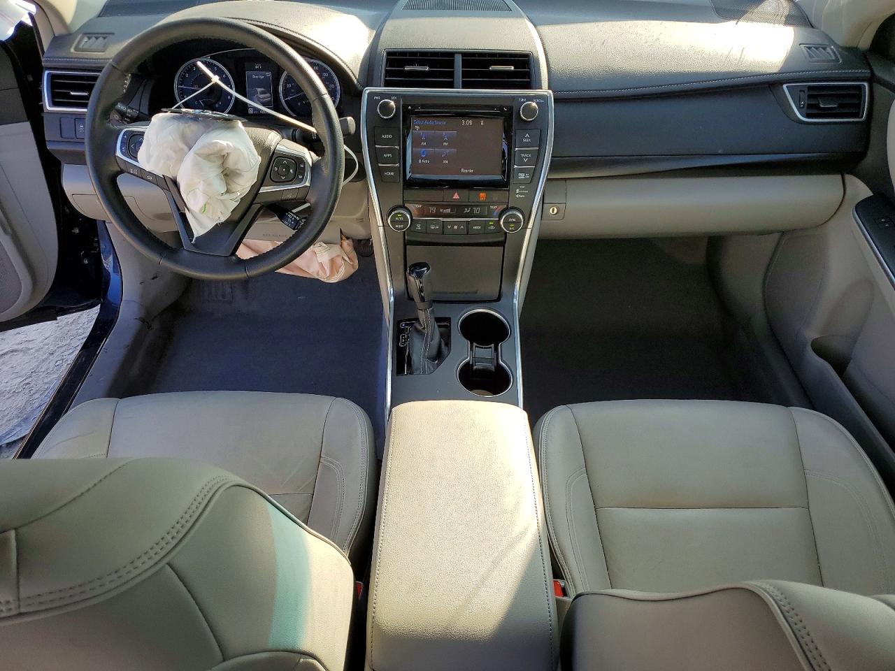 2015 Toyota Camry Le Blue vin: 4T4BF1FK9FR483559