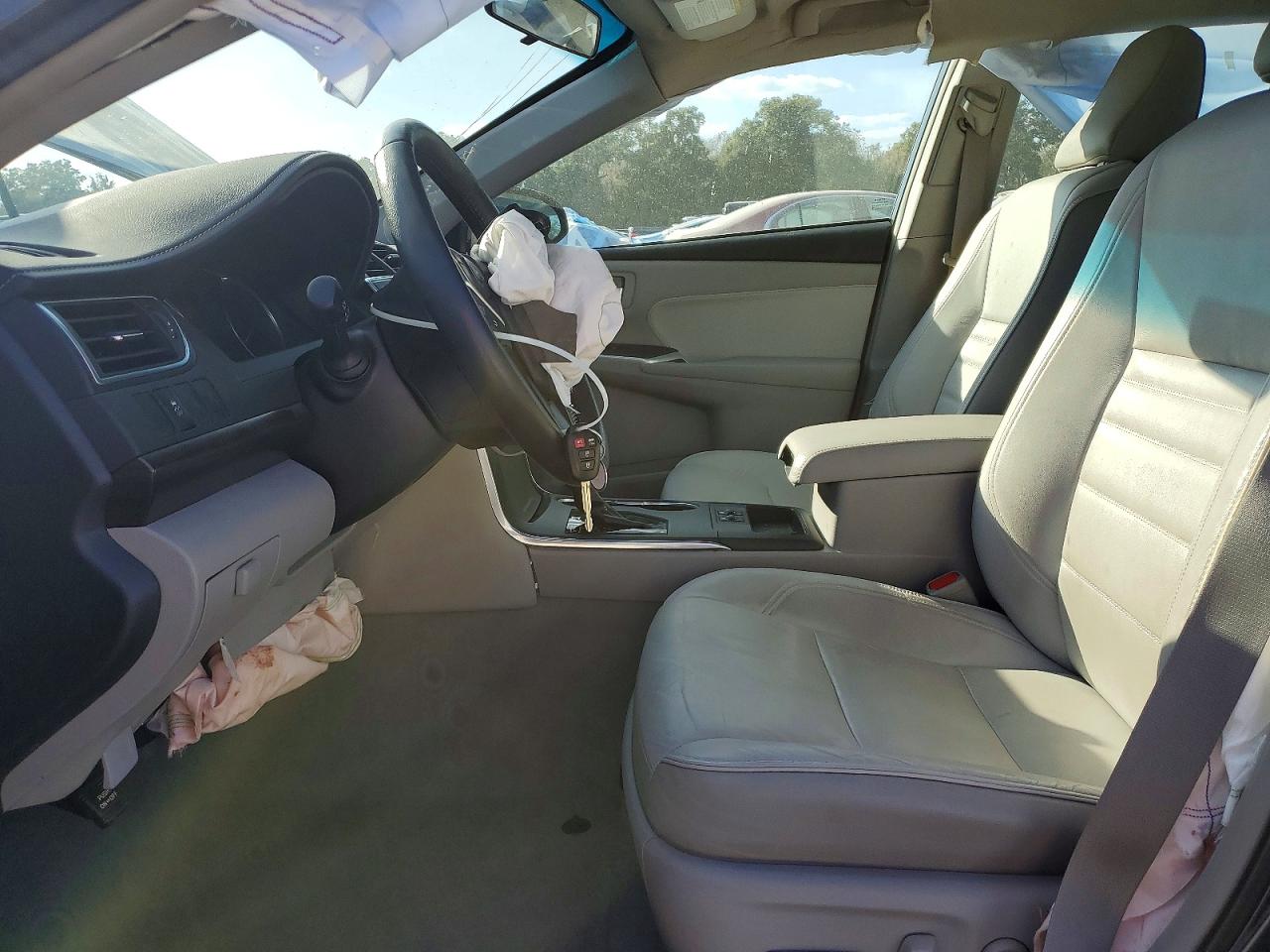 2015 Toyota Camry Le Blue vin: 4T4BF1FK9FR483559