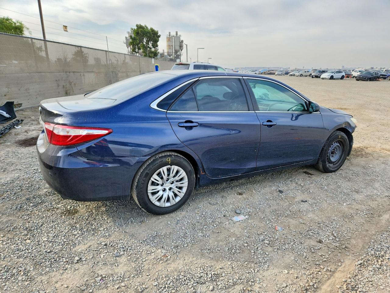 2015 Toyota Camry Le Blue vin: 4T4BF1FK9FR491337