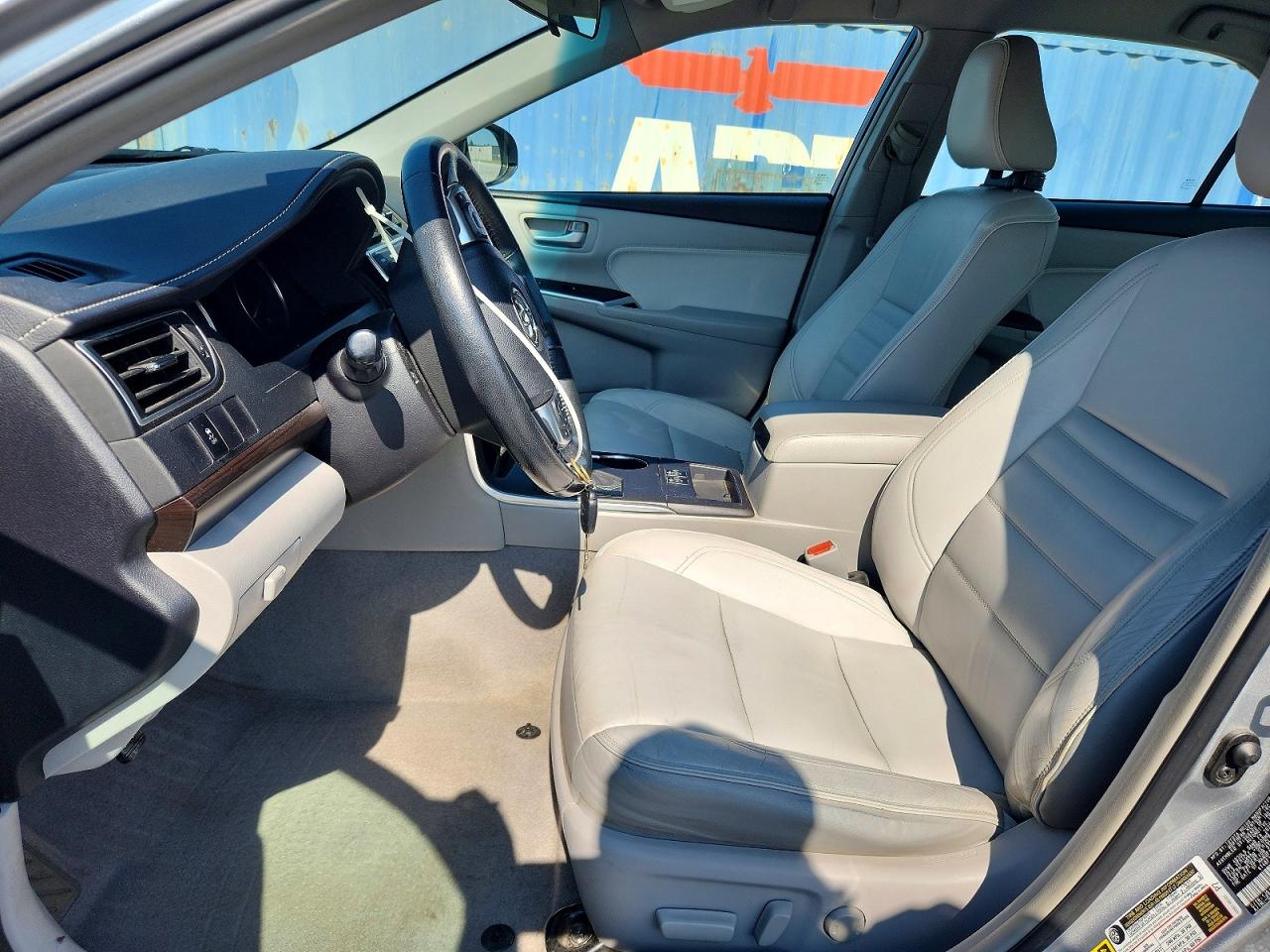 2015 Toyota Camry Xle Silver vin: 4T4BF1FK9FR497204