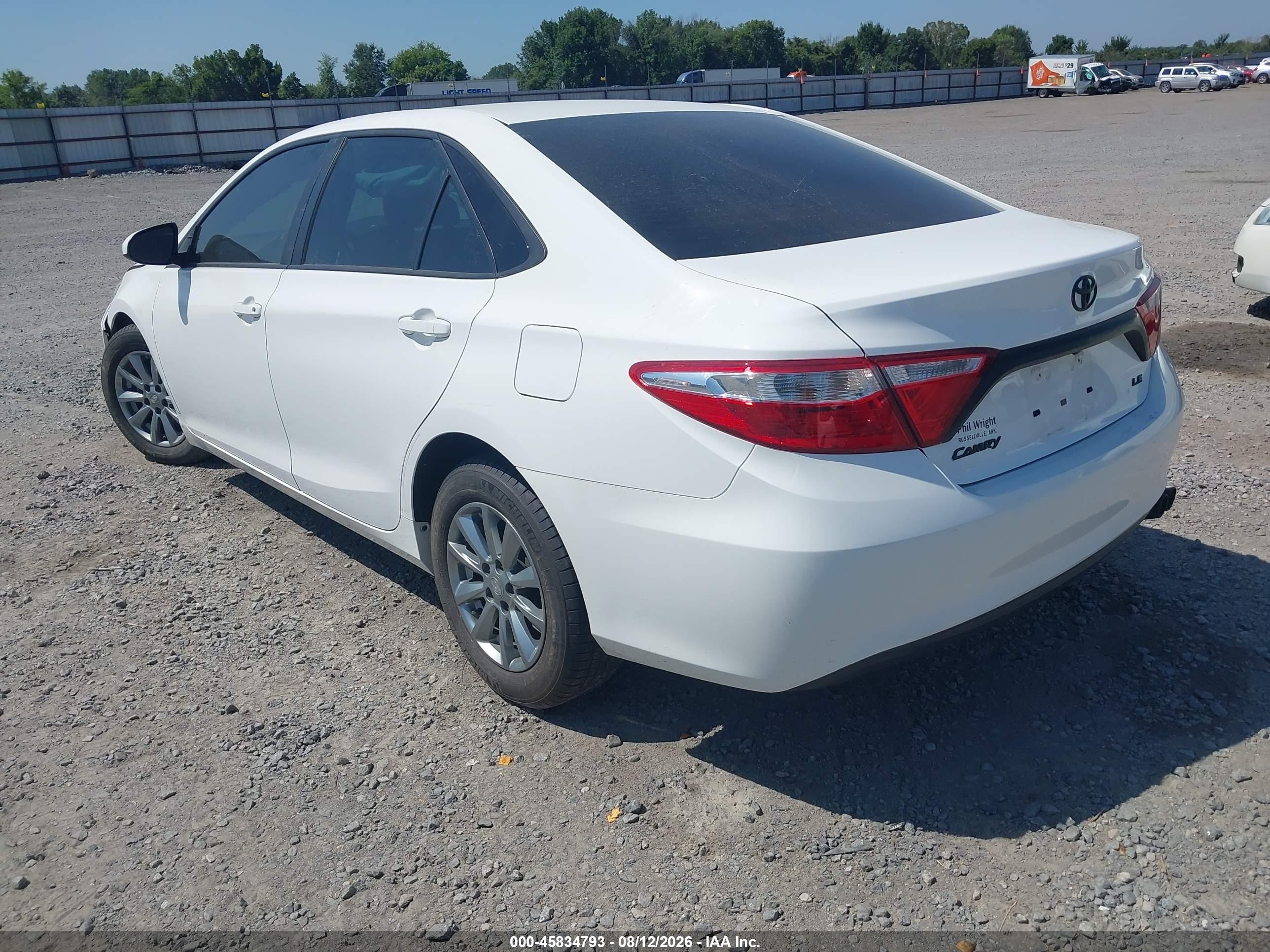 2015 Toyota Camry Le White vin: 4T4BF1FK9FR501090
