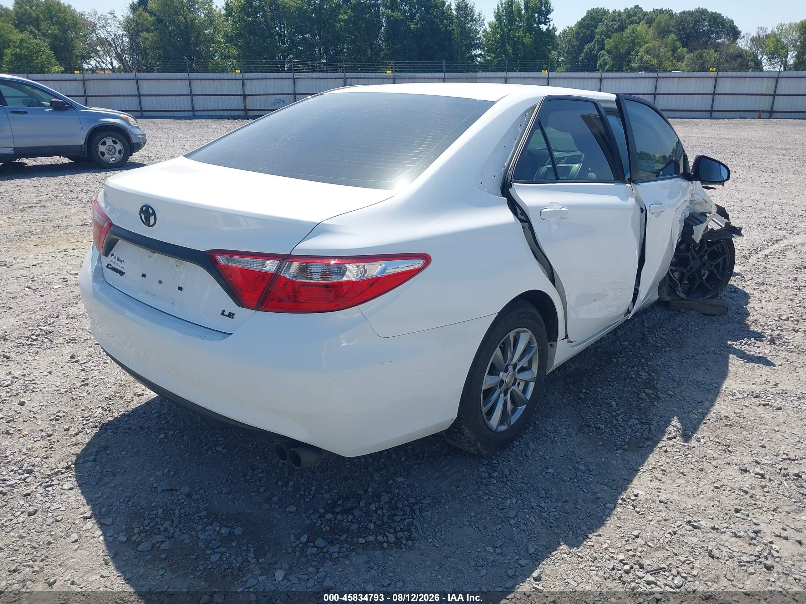 2015 Toyota Camry Le White vin: 4T4BF1FK9FR501090
