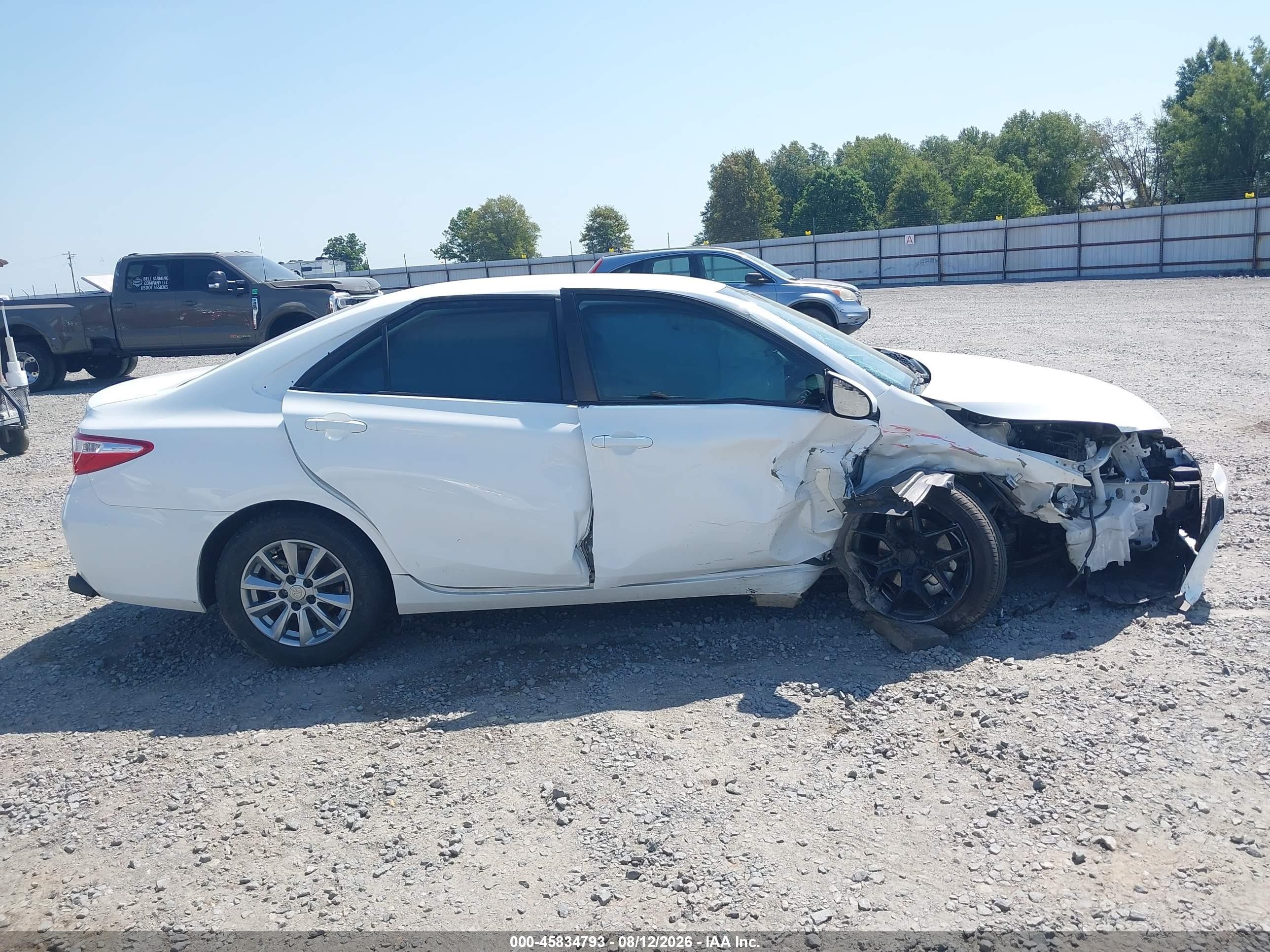 2015 Toyota Camry Le White vin: 4T4BF1FK9FR501090