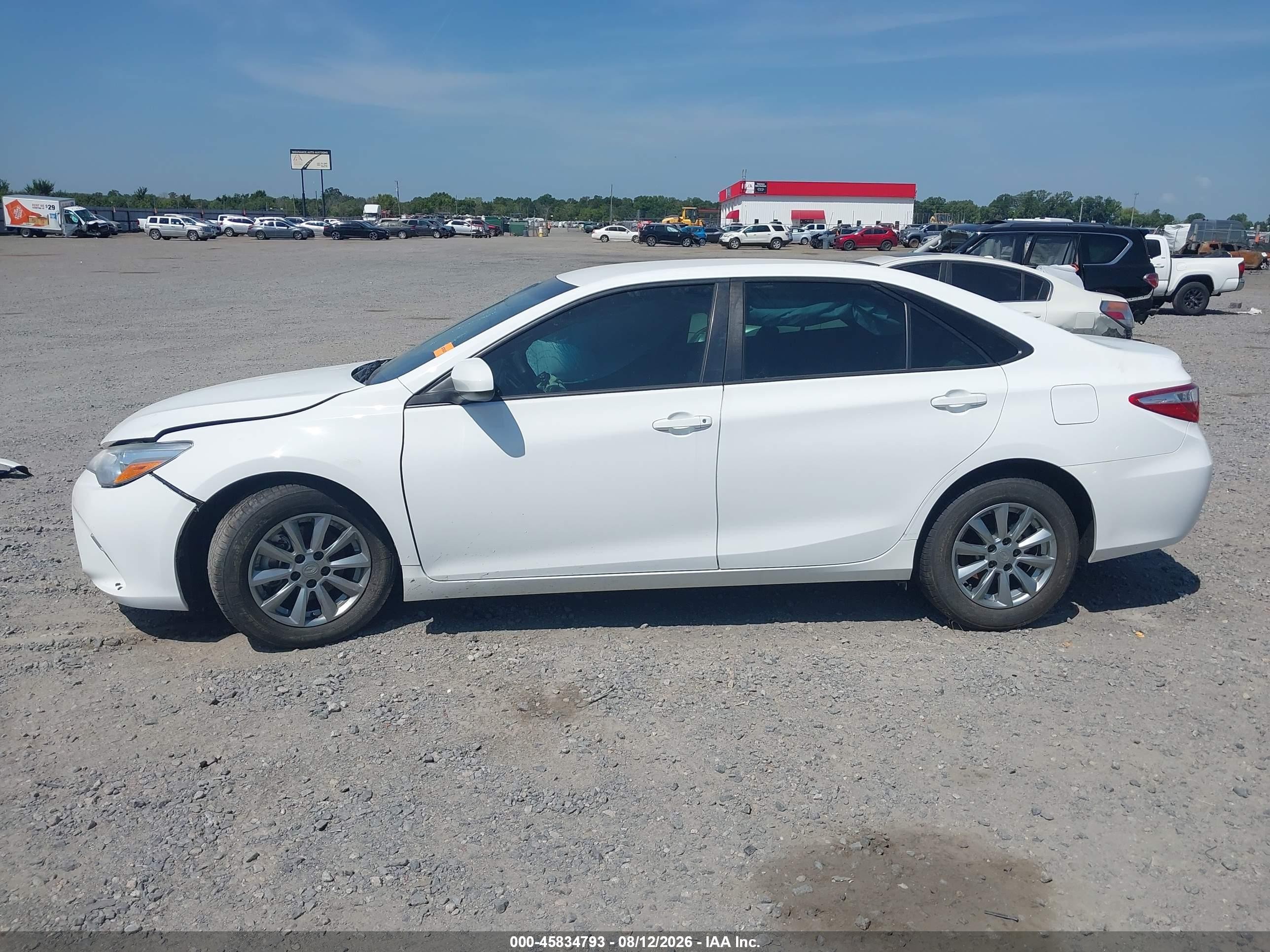 2015 Toyota Camry Le White vin: 4T4BF1FK9FR501090