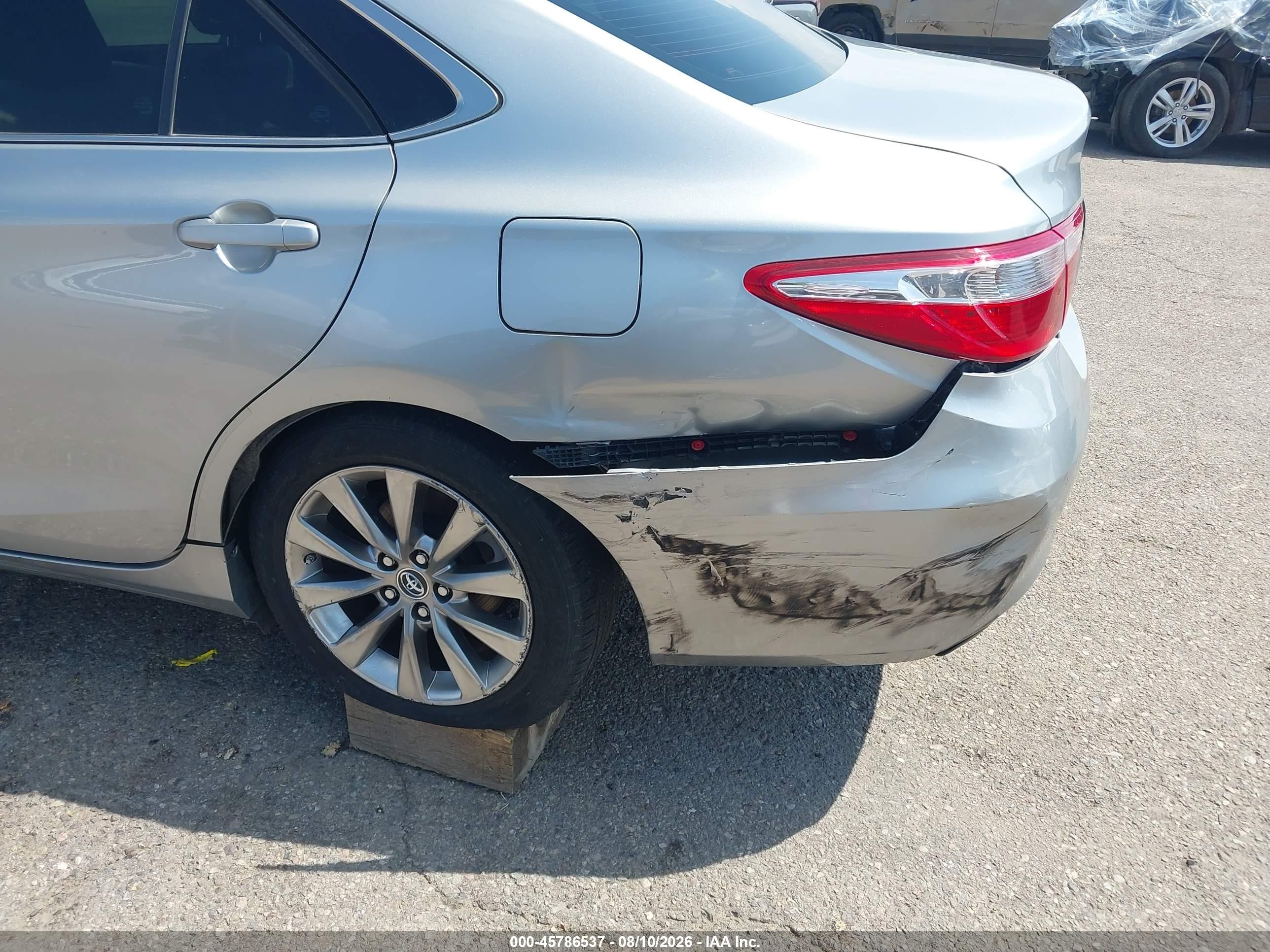 2015 Toyota Camry Xle Silver vin: 4T4BF1FK9FR501526
