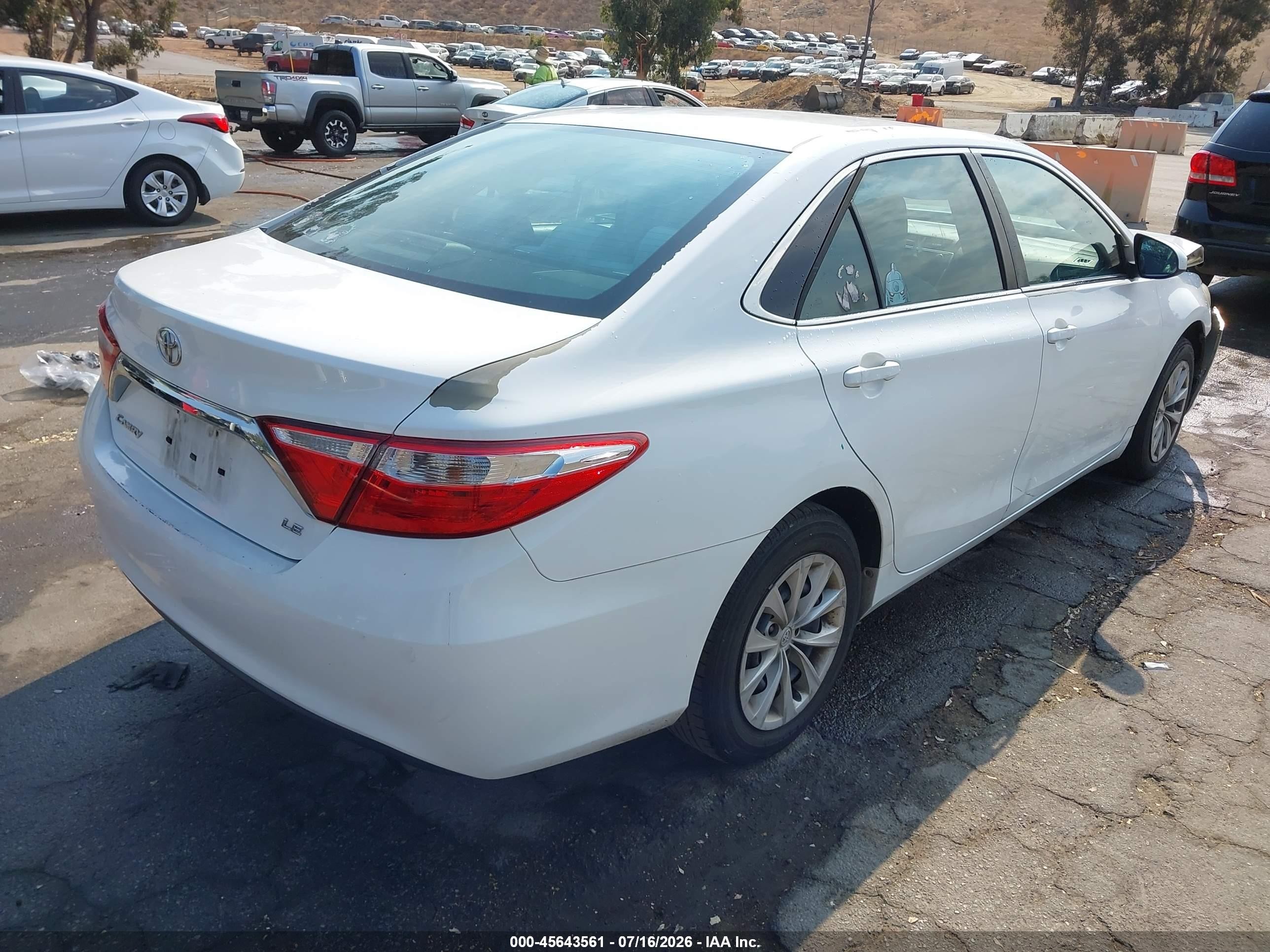 2015 Toyota Camry Le White vin: 4T4BF1FK9FR508251