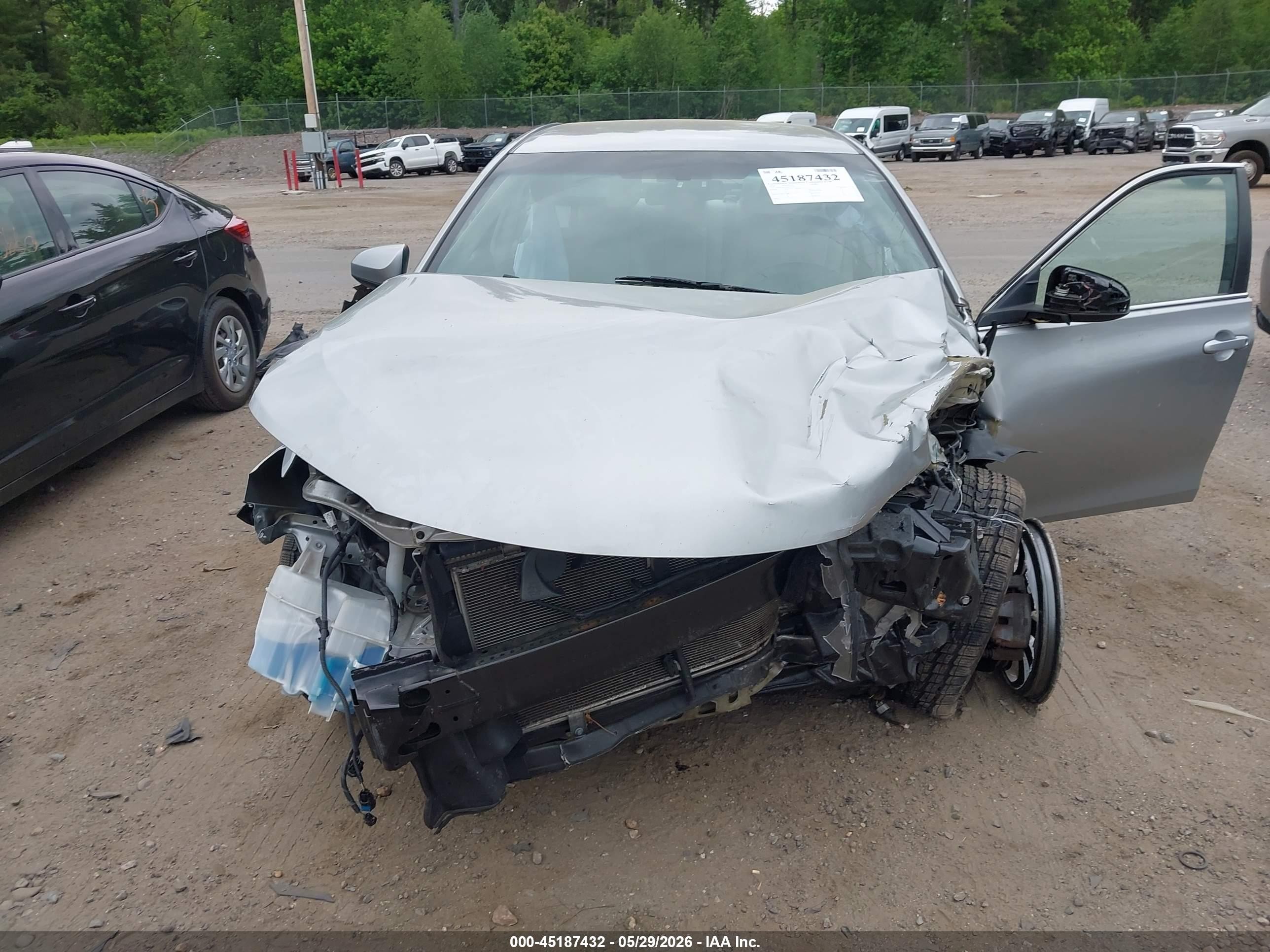 2016 Toyota Camry Xle Silver vin: 4T4BF1FK9GR554020
