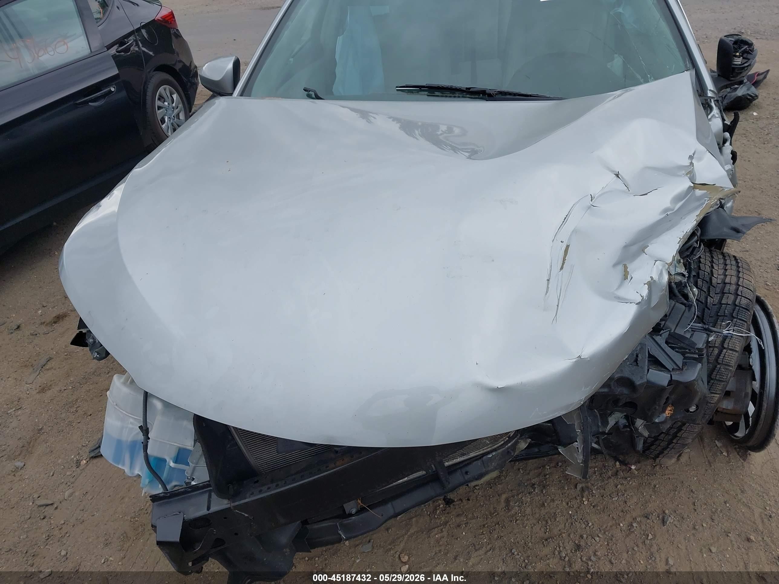 2016 Toyota Camry Xle Silver vin: 4T4BF1FK9GR554020