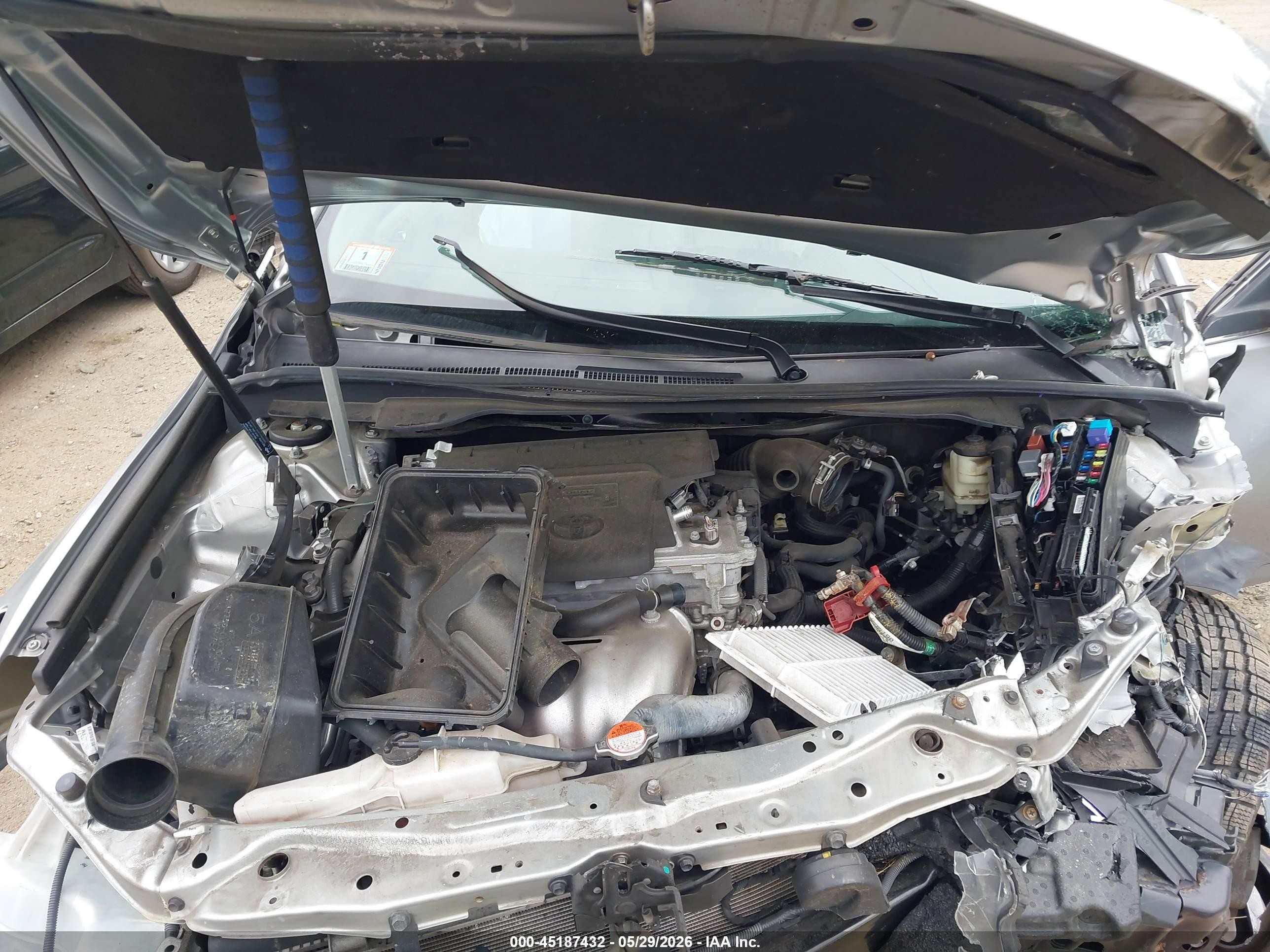 2016 Toyota Camry Xle Silver vin: 4T4BF1FK9GR554020