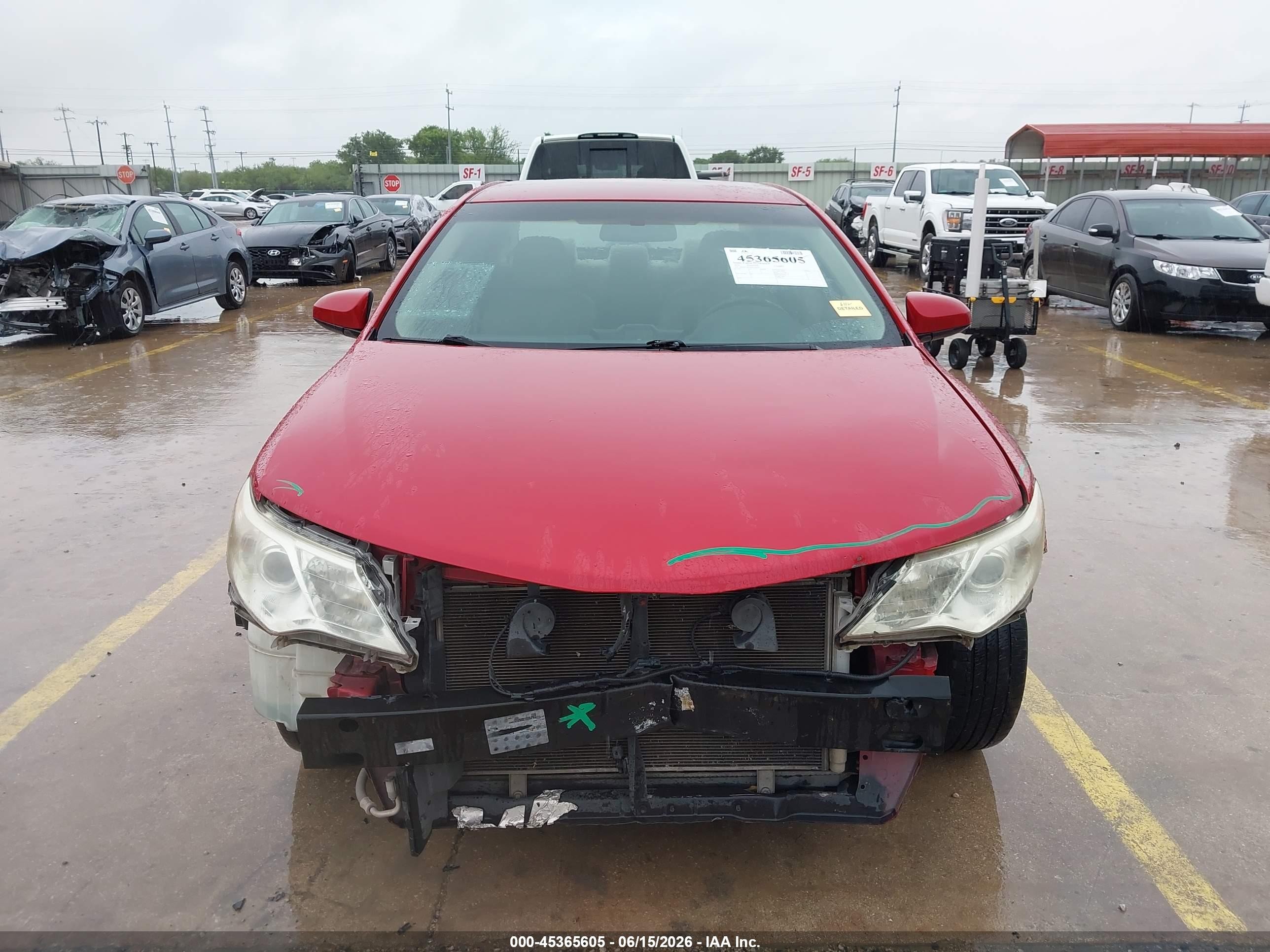 2012 Toyota Camry Le Red vin: 4T4BF1FKXCR169978