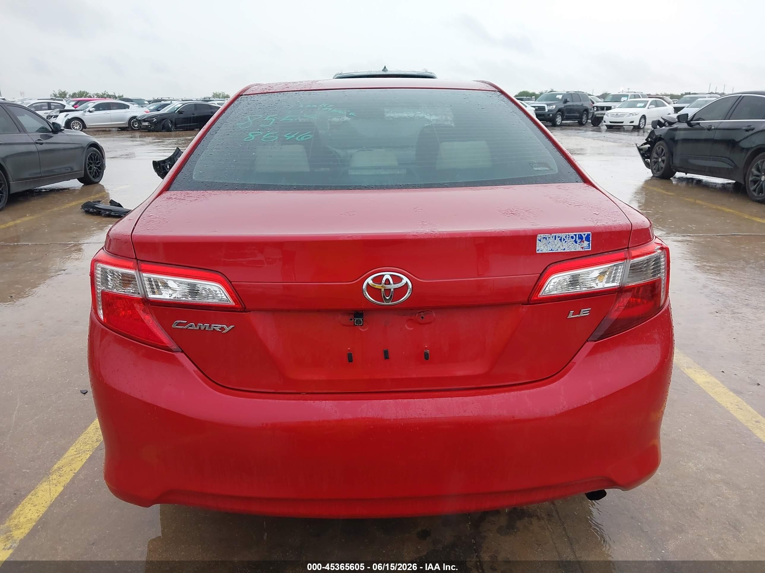 2012 Toyota Camry Le Red vin: 4T4BF1FKXCR169978
