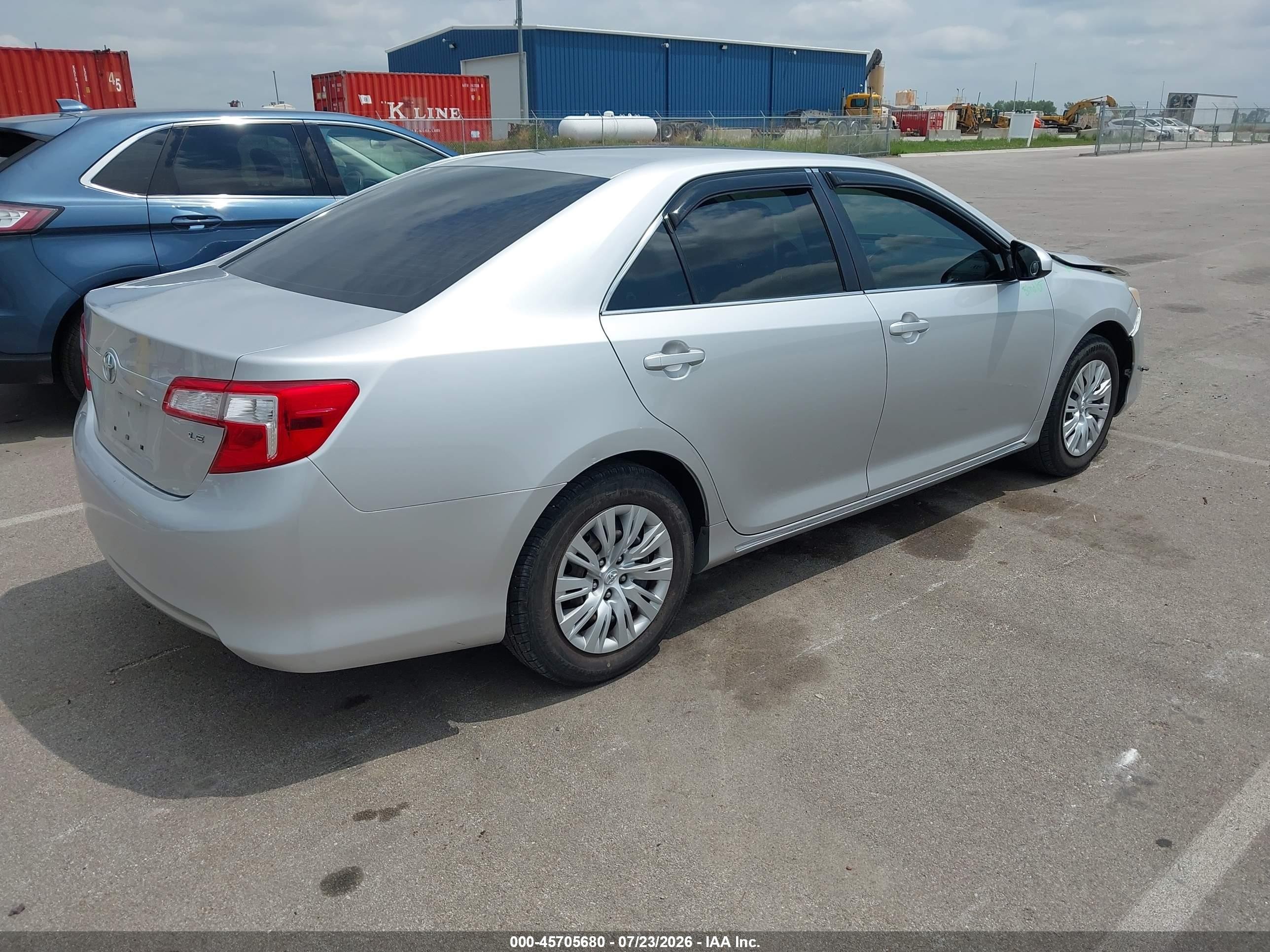 2012 Toyota Camry Le Silver vin: 4T4BF1FKXCR192225