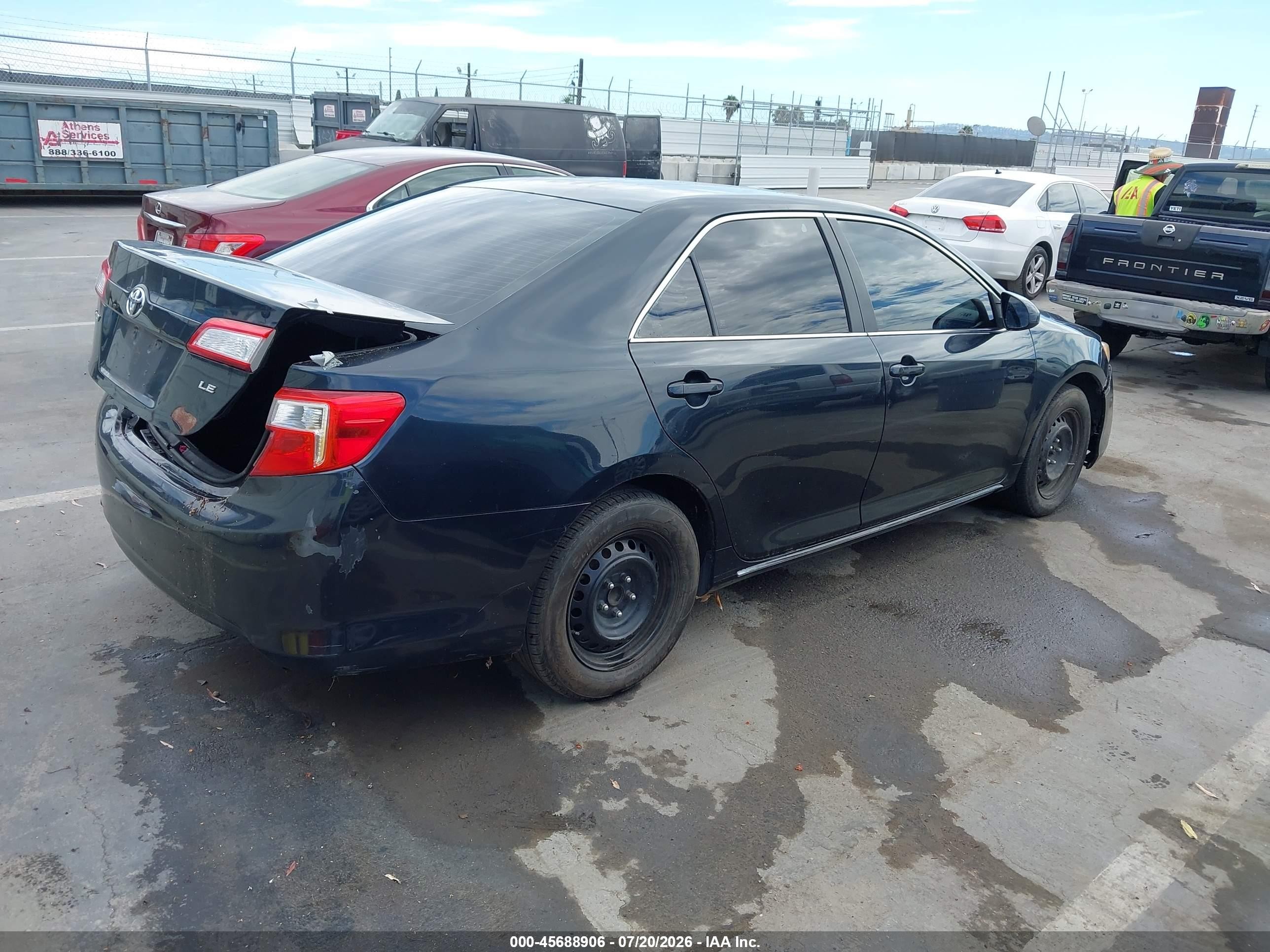2012 Toyota Camry Le Blue vin: 4T4BF1FKXCR192869