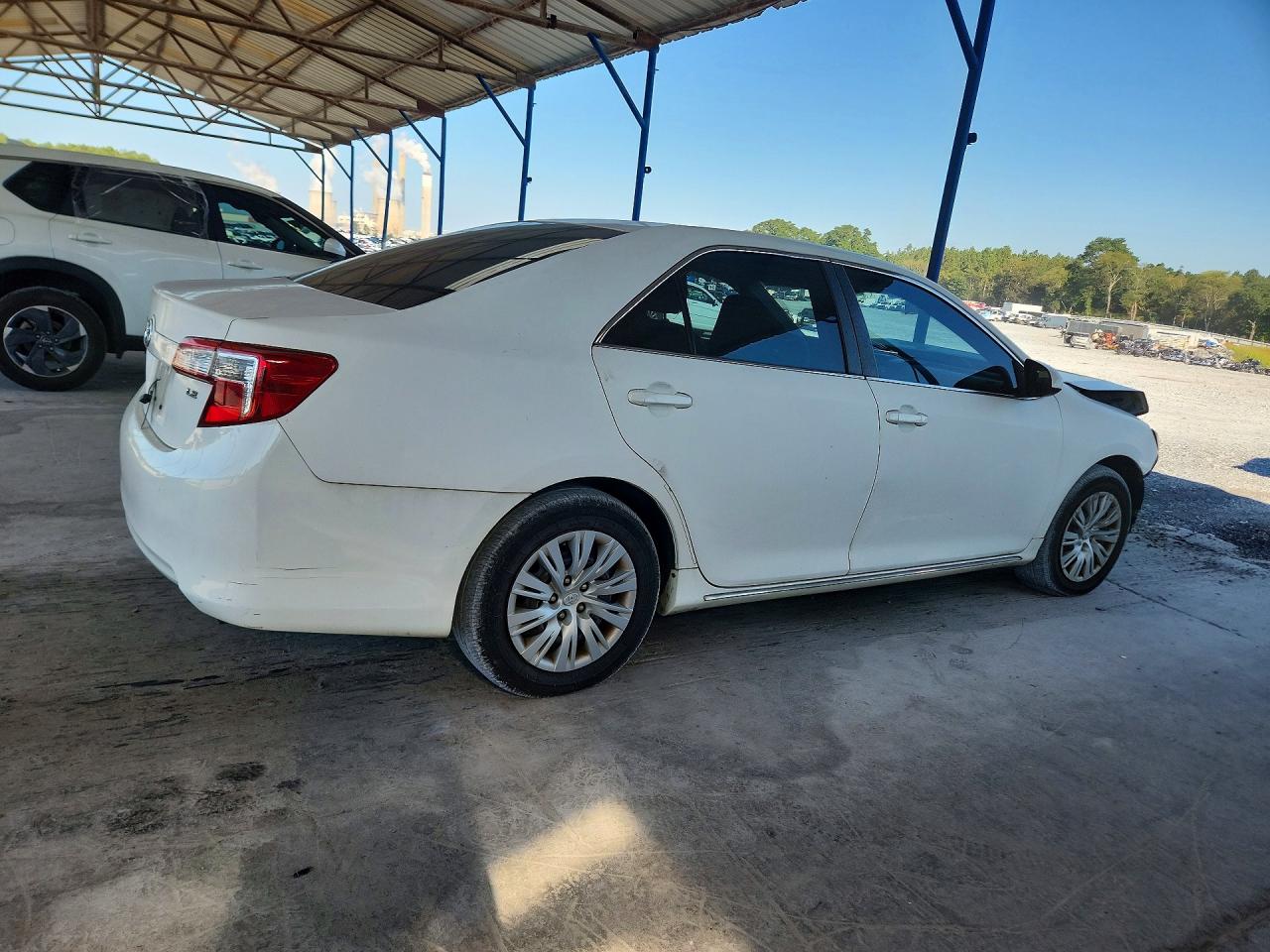 2012 Toyota Camry Le White vin: 4T4BF1FKXCR211758