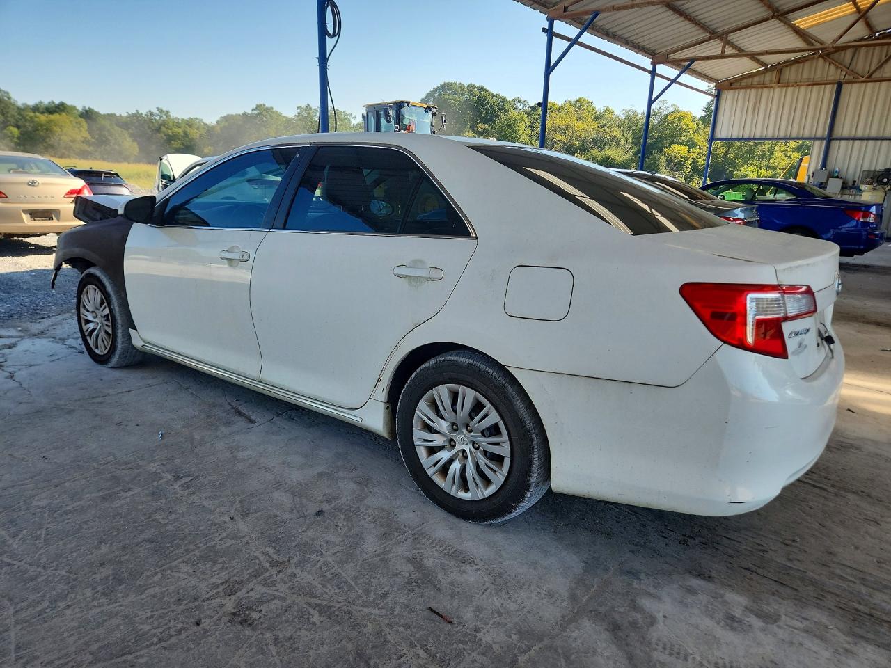 2012 Toyota Camry Le White vin: 4T4BF1FKXCR211758