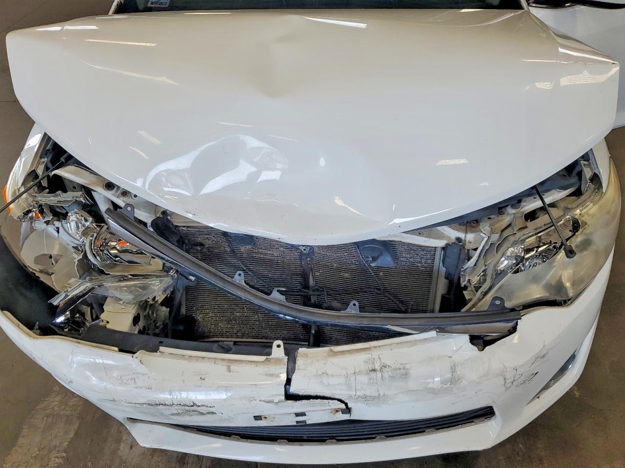 2012 Toyota Camry Xle Белый vin: 4T4BF1FKXCR228852