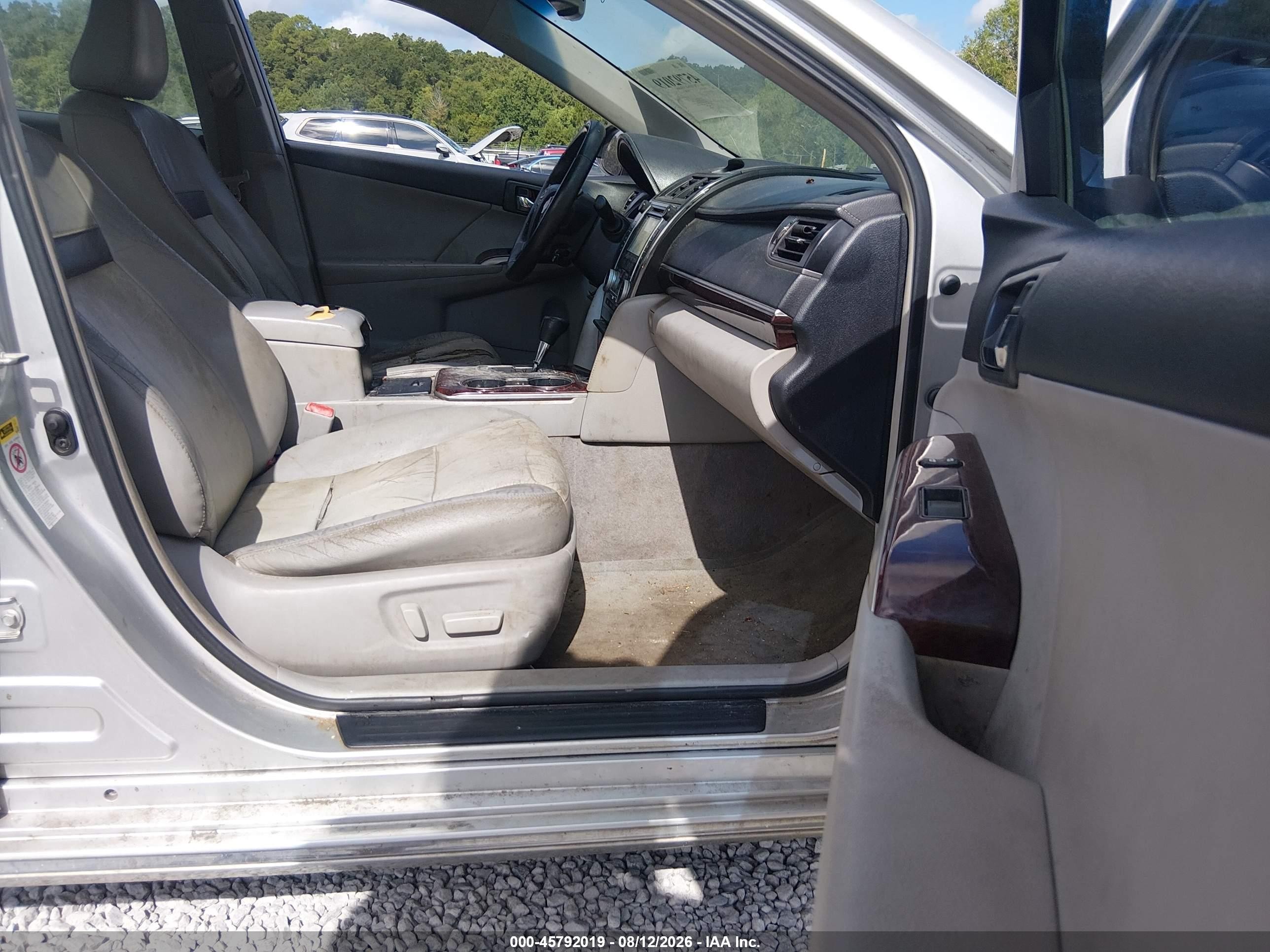 2012 Toyota Camry Xle Silver vin: 4T4BF1FKXCR233808