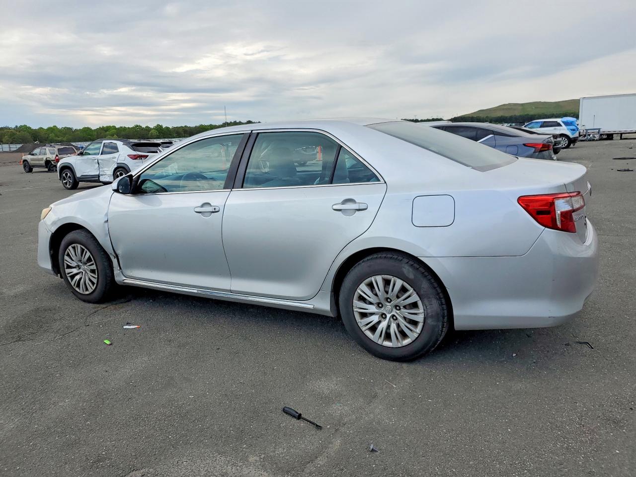 2012 Toyota Camry Le Silver vin: 4T4BF1FKXCR251998