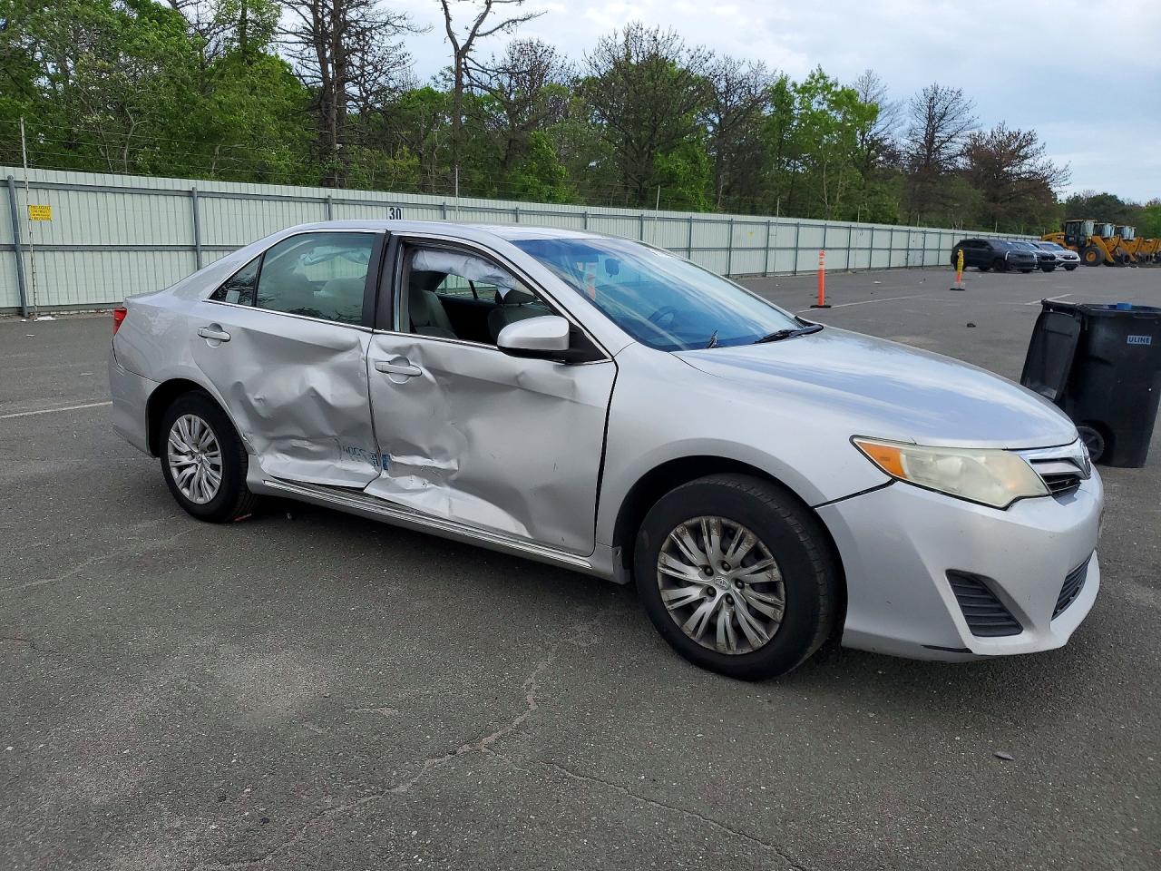 2012 Toyota Camry Le Silver vin: 4T4BF1FKXCR251998