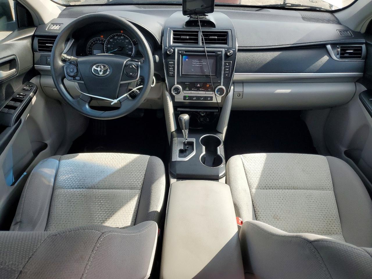 2012 Toyota Camry Le Серебряный vin: 4T4BF1FKXCR255713