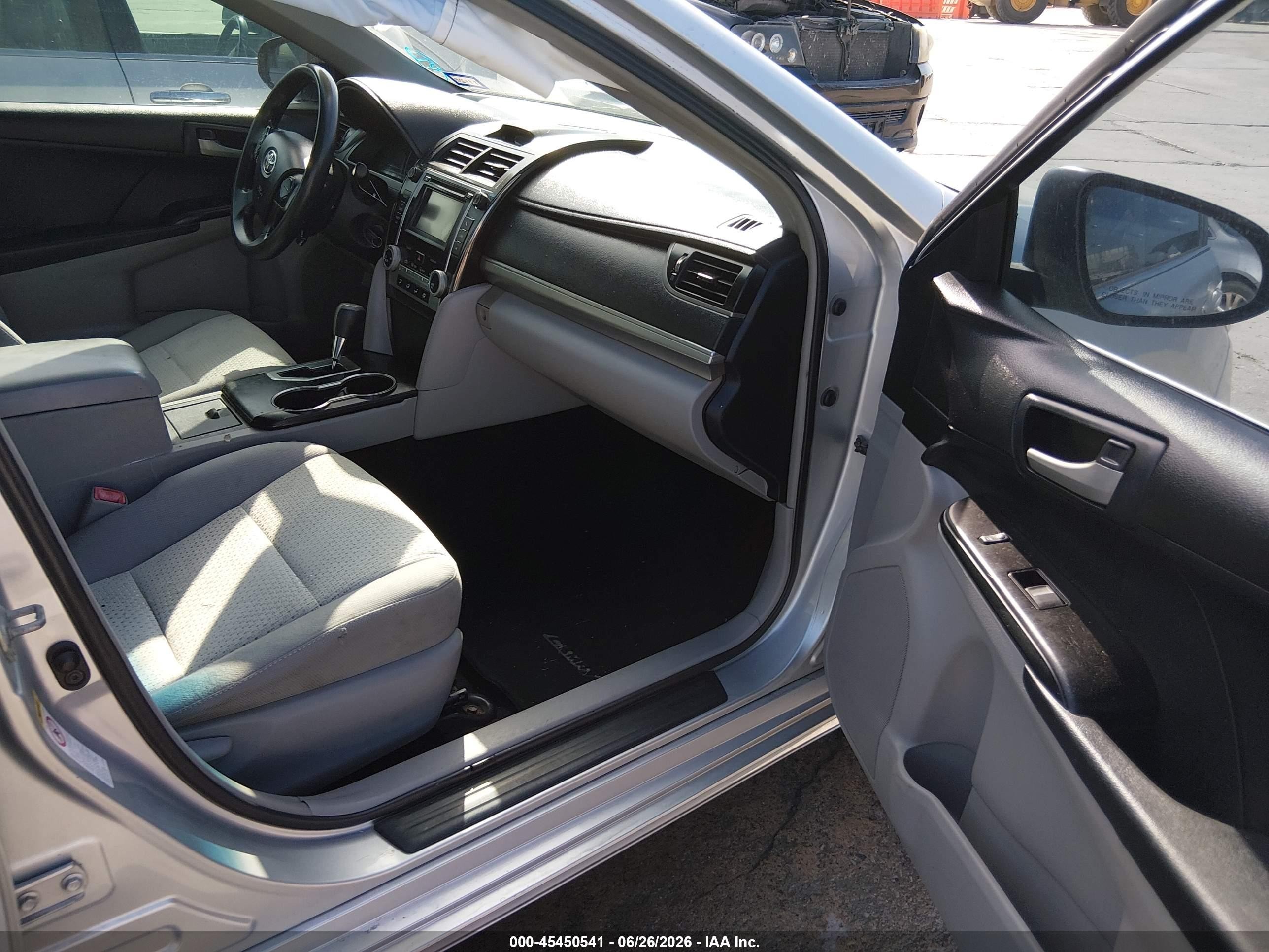 2012 Toyota Camry Le Silver vin: 4T4BF1FKXCR273872