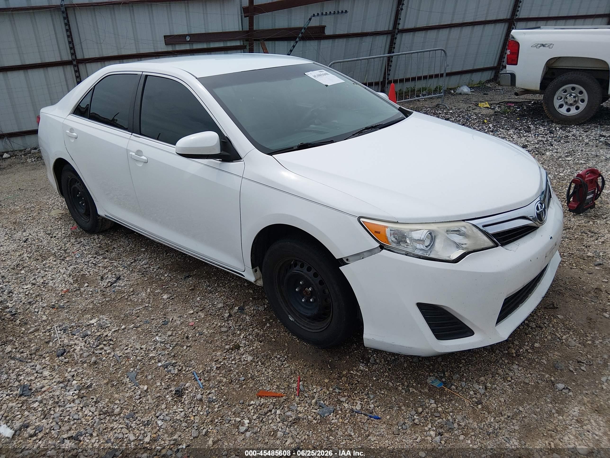 2013 Toyota Camry Le White vin: 4T4BF1FKXDR278104
