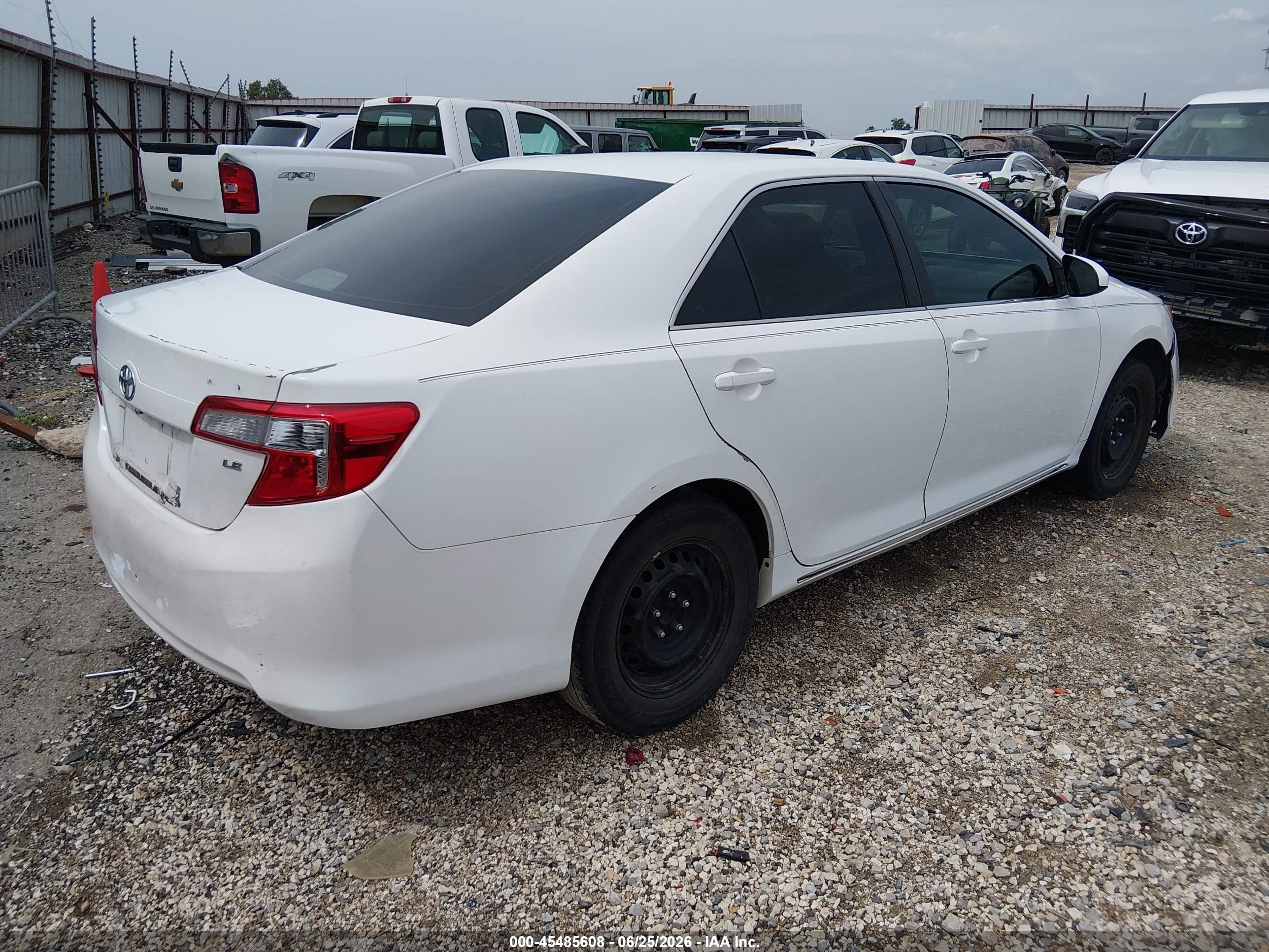 2013 Toyota Camry Le White vin: 4T4BF1FKXDR278104