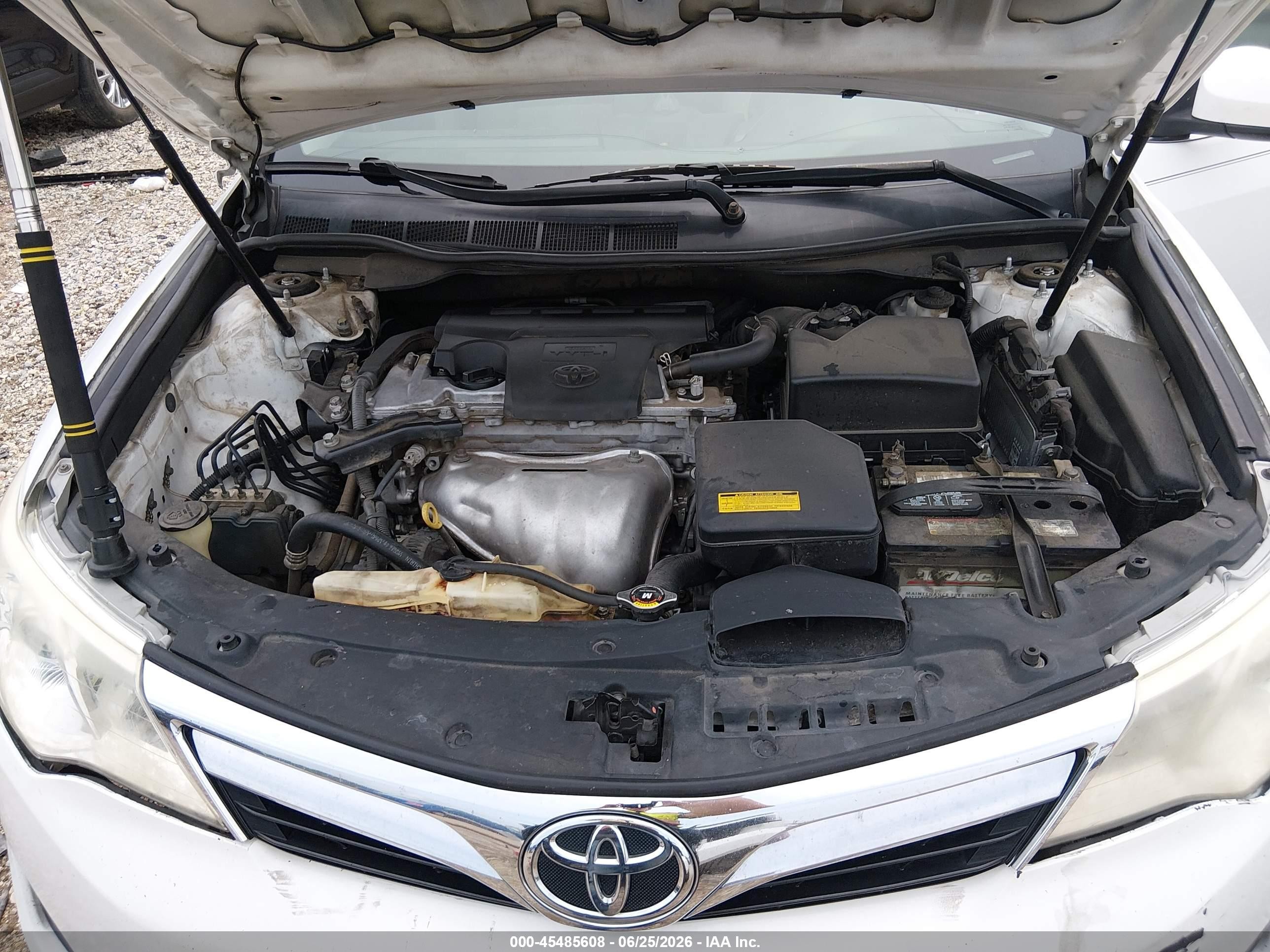 2013 Toyota Camry Le White vin: 4T4BF1FKXDR278104