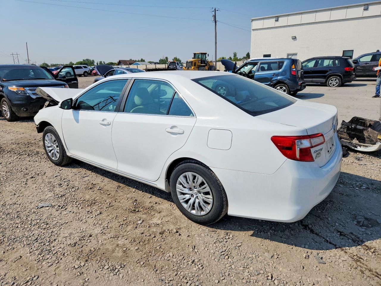 2013 Toyota Camry Le White vin: 4T4BF1FKXDR281438