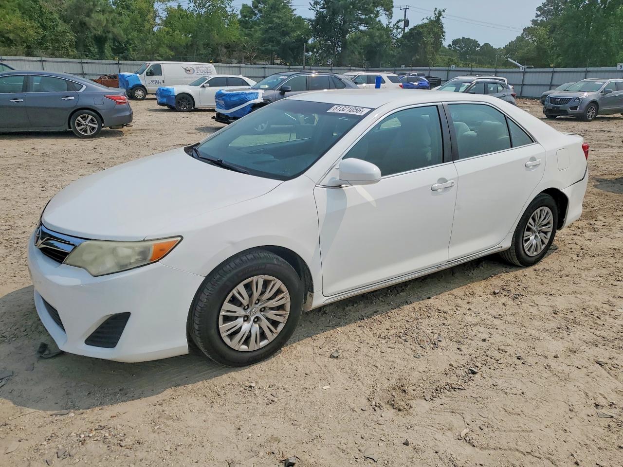 2013 Toyota Camry Le White vin: 4T4BF1FKXDR284713