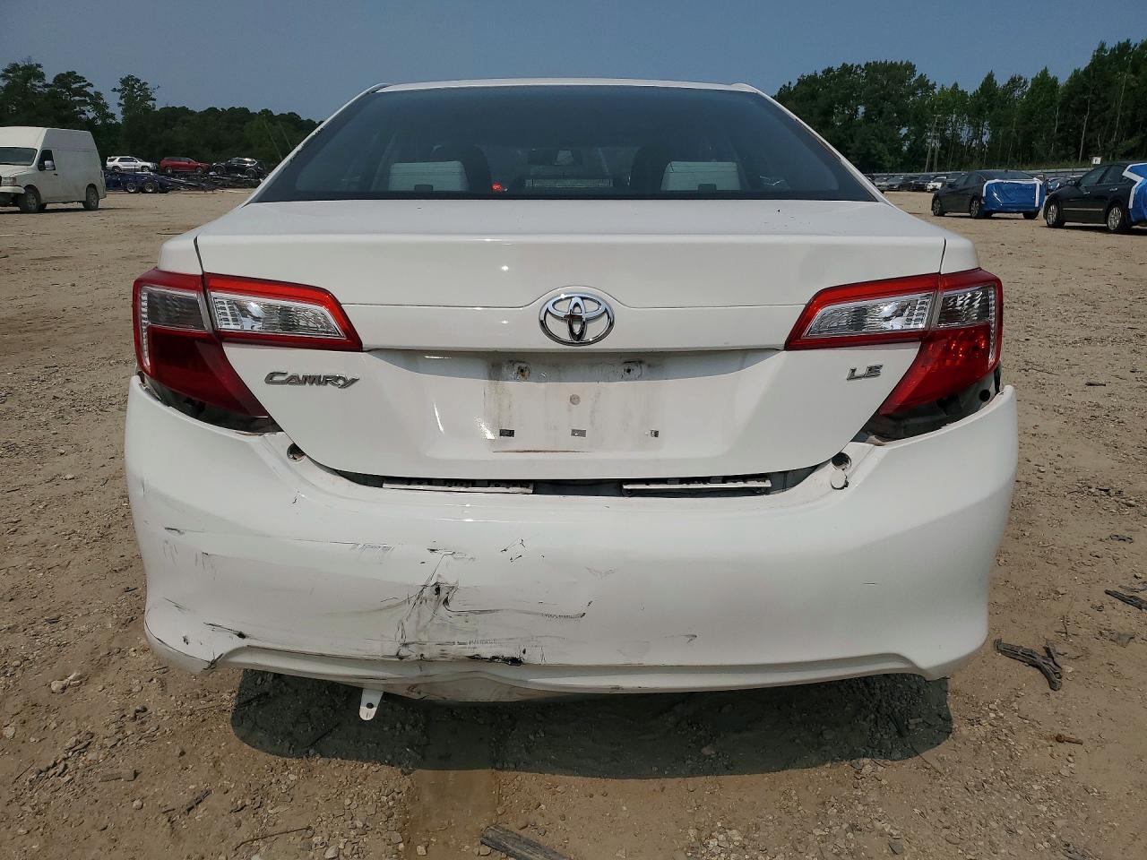 2013 Toyota Camry Le White vin: 4T4BF1FKXDR284713