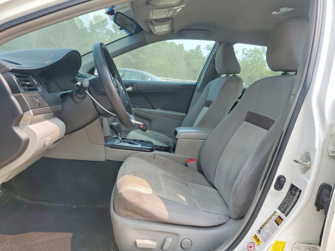 2013 Toyota Camry Le White vin: 4T4BF1FKXDR284713
