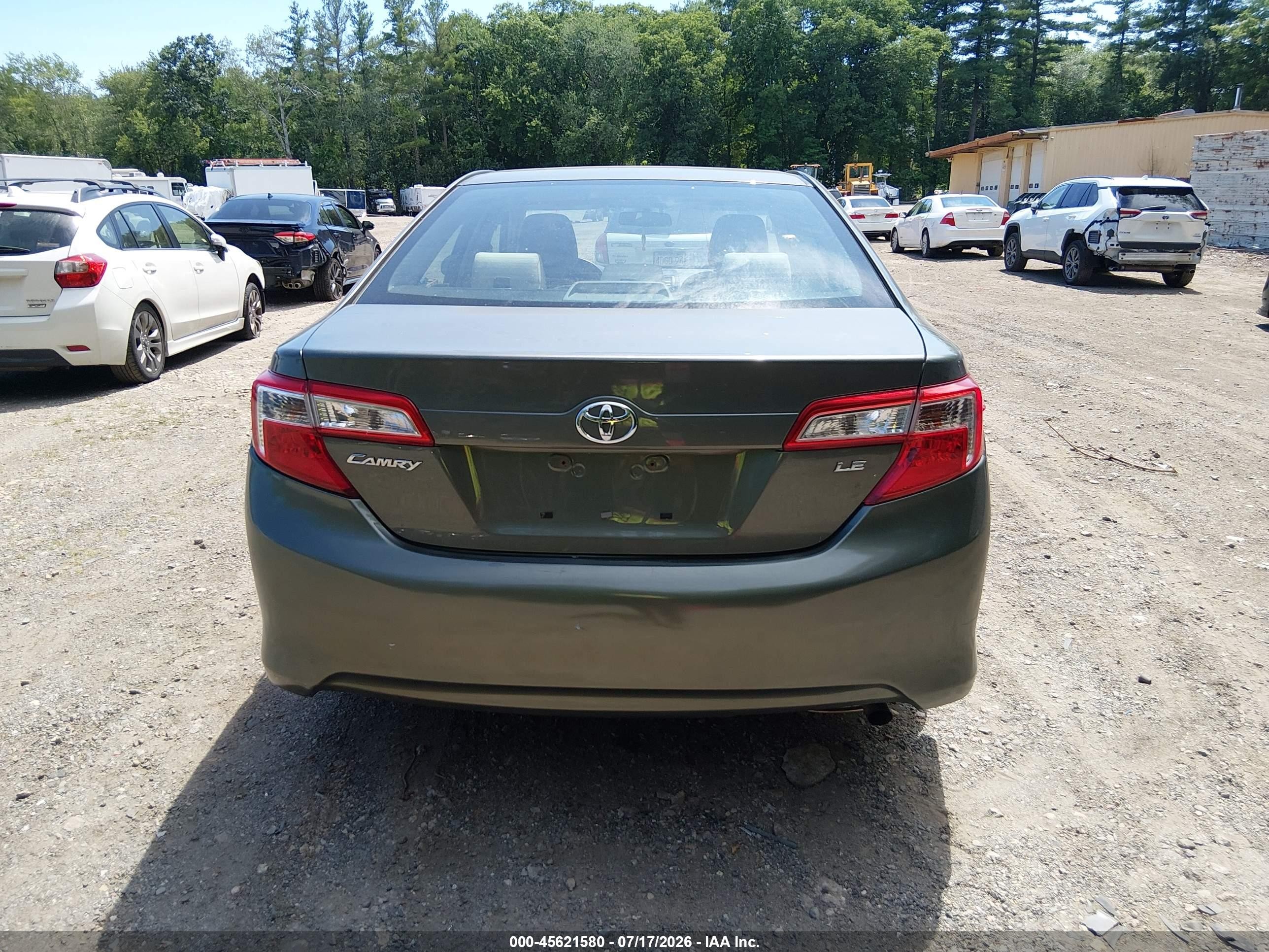 2013 Toyota Camry Le Green vin: 4T4BF1FKXDR293492