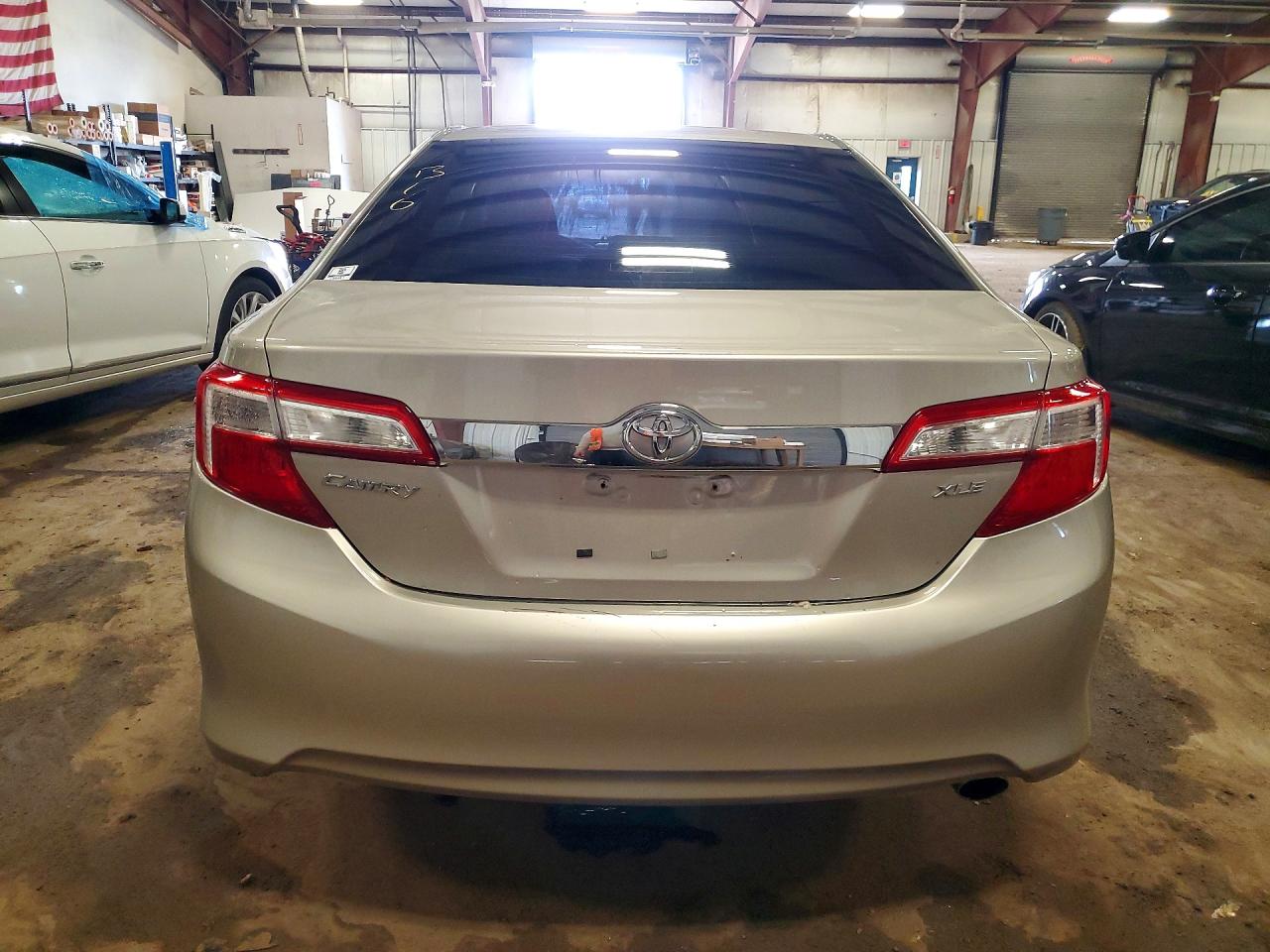 2013 Toyota Camry Xle Желто-коричневый vin: 4T4BF1FKXDR295291