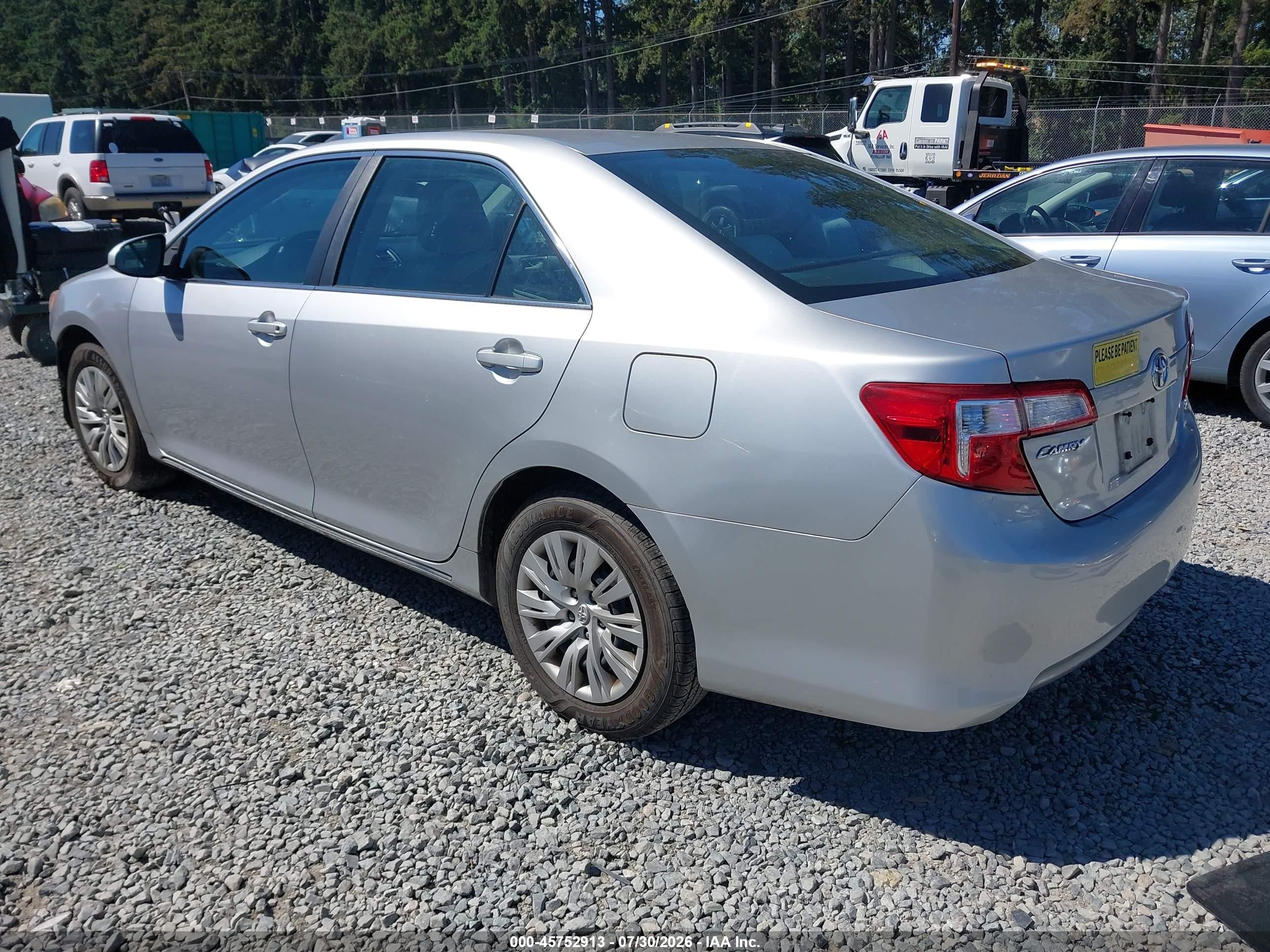 2013 Toyota Camry Le Silver vin: 4T4BF1FKXDR295355