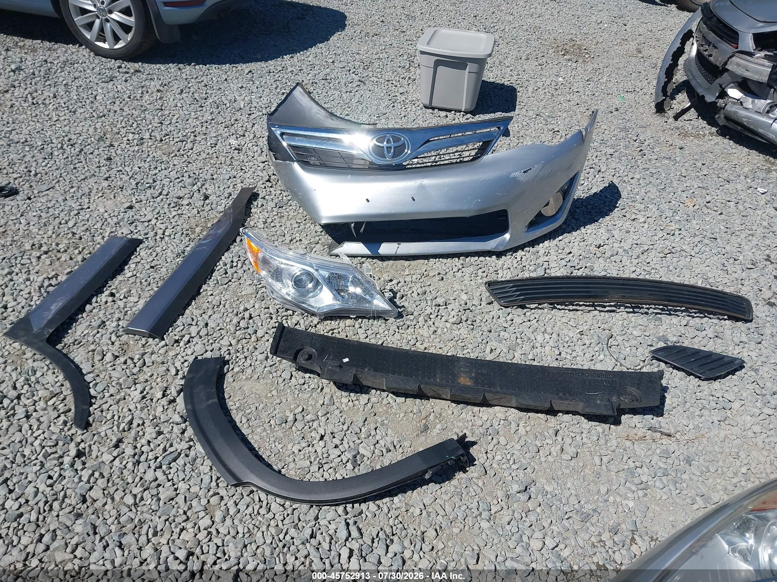 2013 Toyota Camry Le Silver vin: 4T4BF1FKXDR295355
