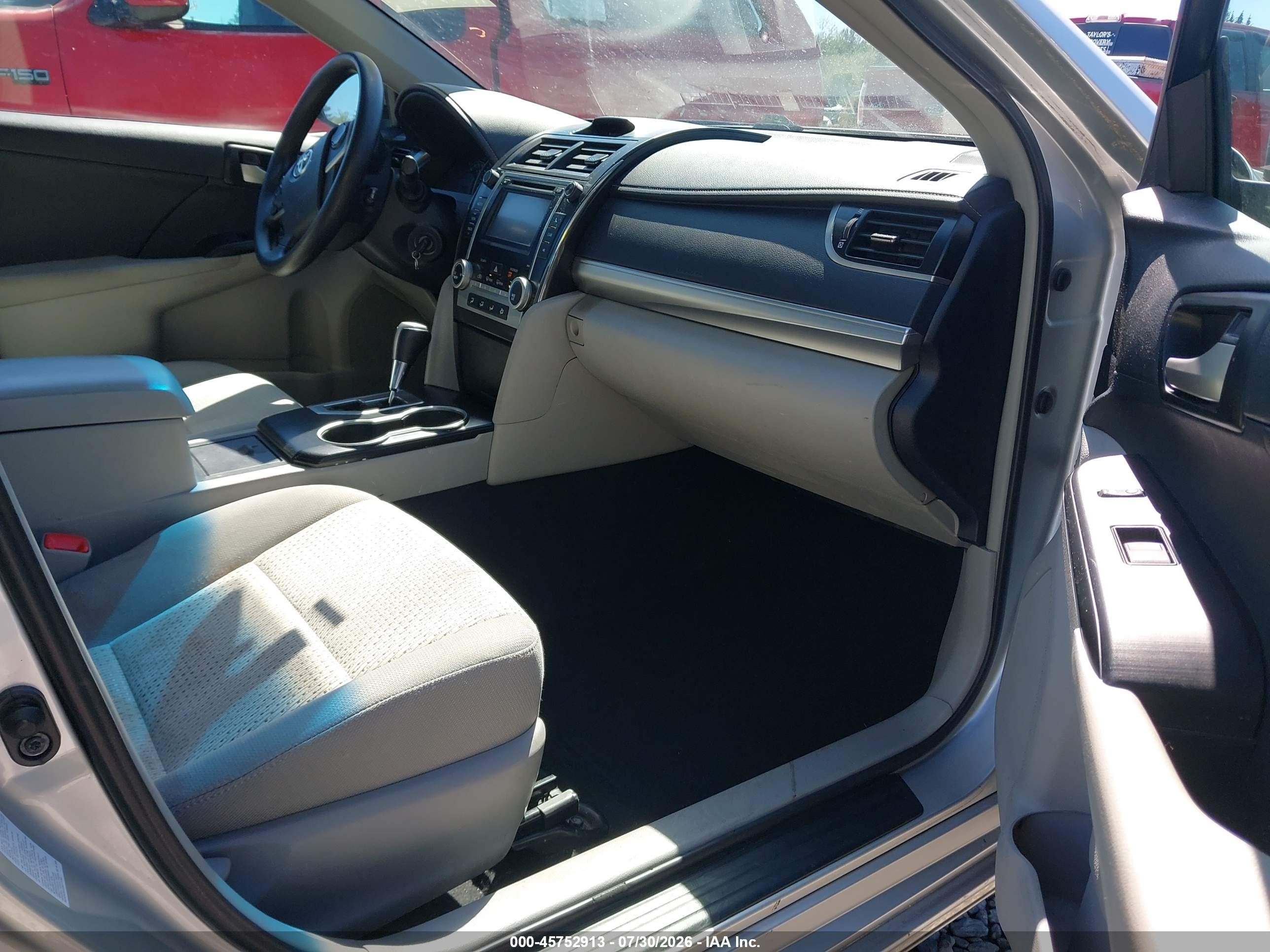 2013 Toyota Camry Le Silver vin: 4T4BF1FKXDR295355