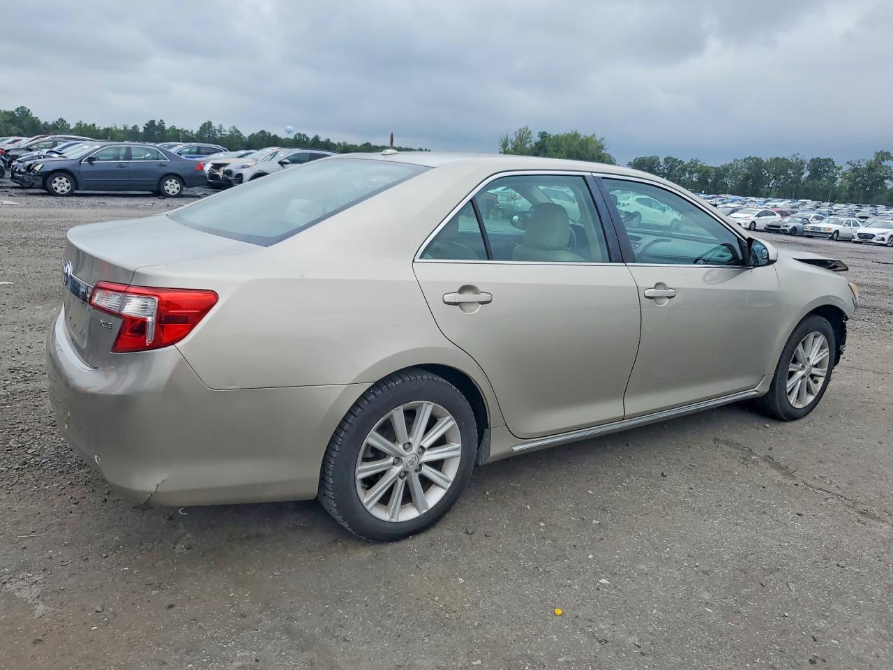 2013 Toyota Camry Xle Серебряный vin: 4T4BF1FKXDR321520