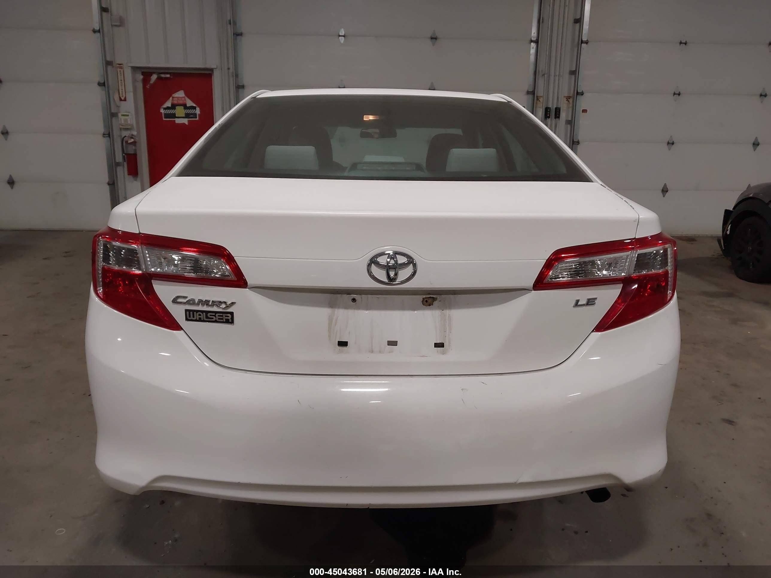 2013 Toyota Camry Le White vin: 4T4BF1FKXDR323526