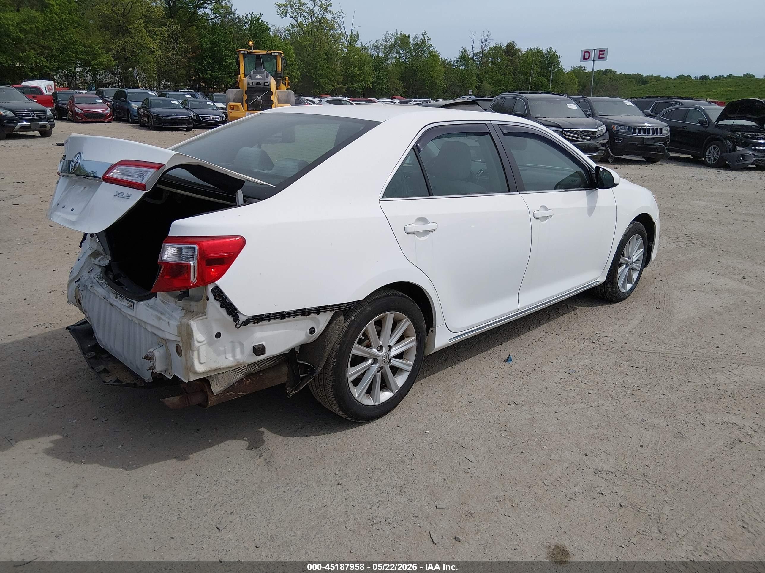 2013 Toyota Camry Xle White vin: 4T4BF1FKXDR327348