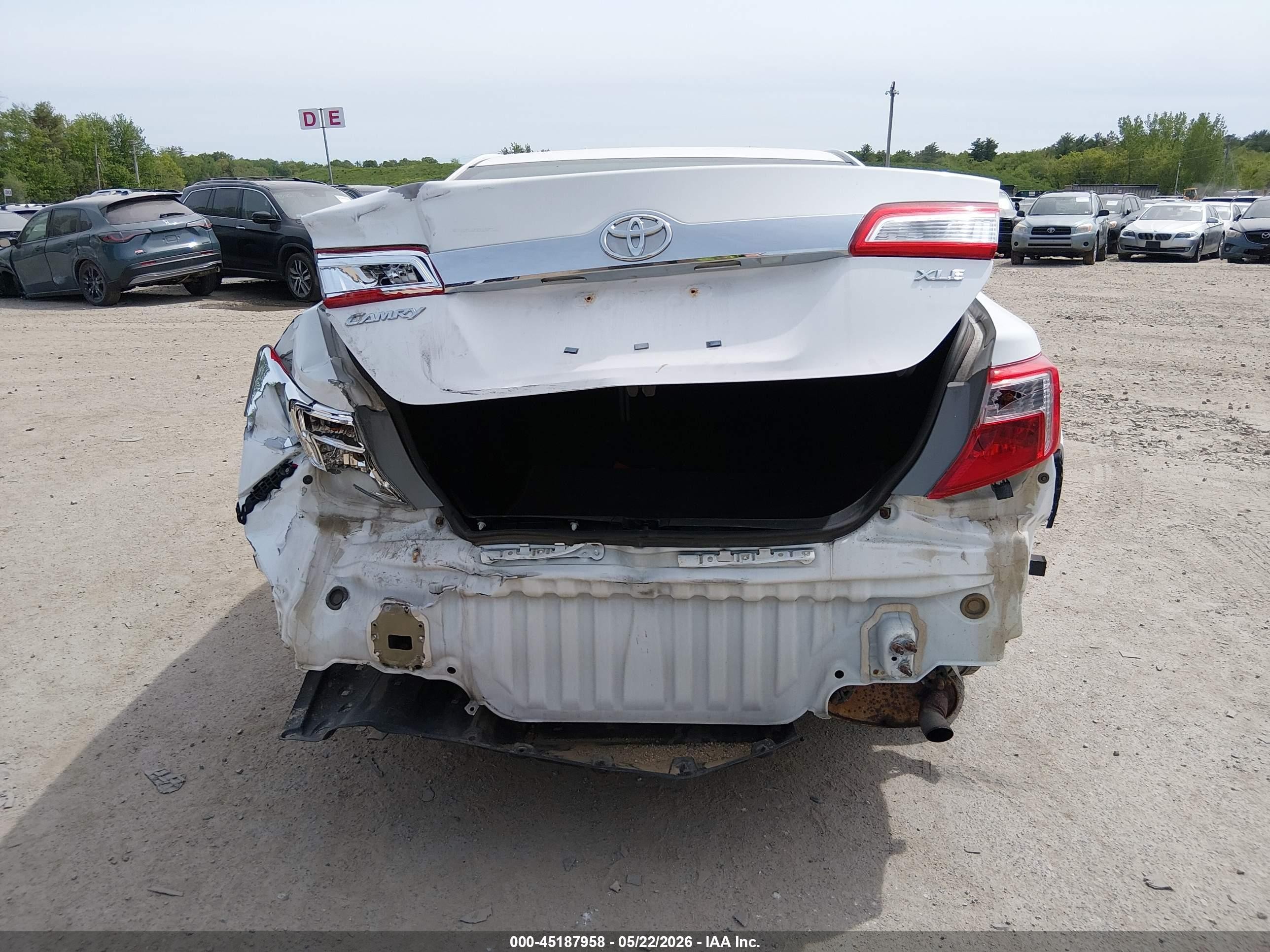 2013 Toyota Camry Xle White vin: 4T4BF1FKXDR327348
