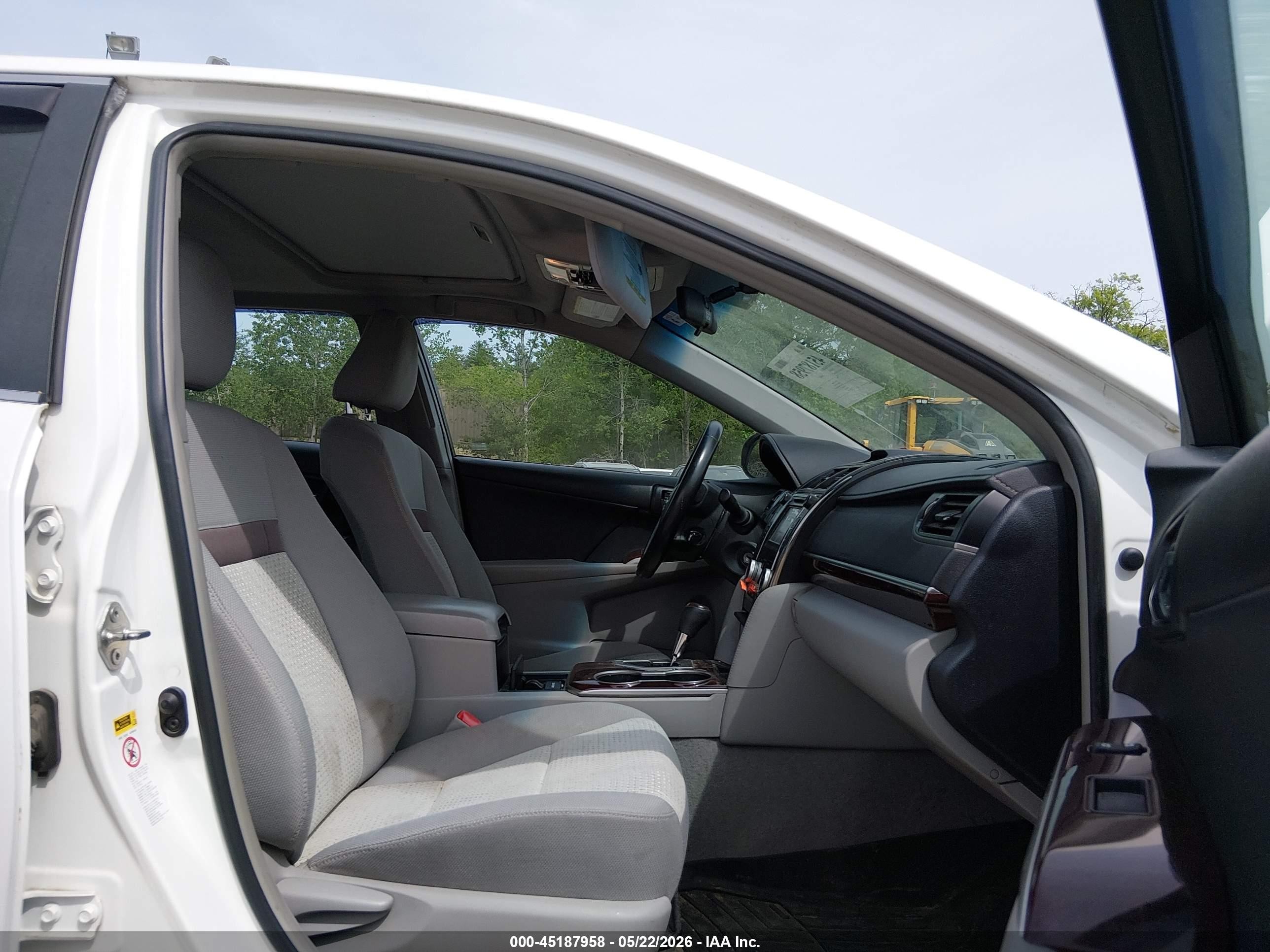 2013 Toyota Camry Xle White vin: 4T4BF1FKXDR327348