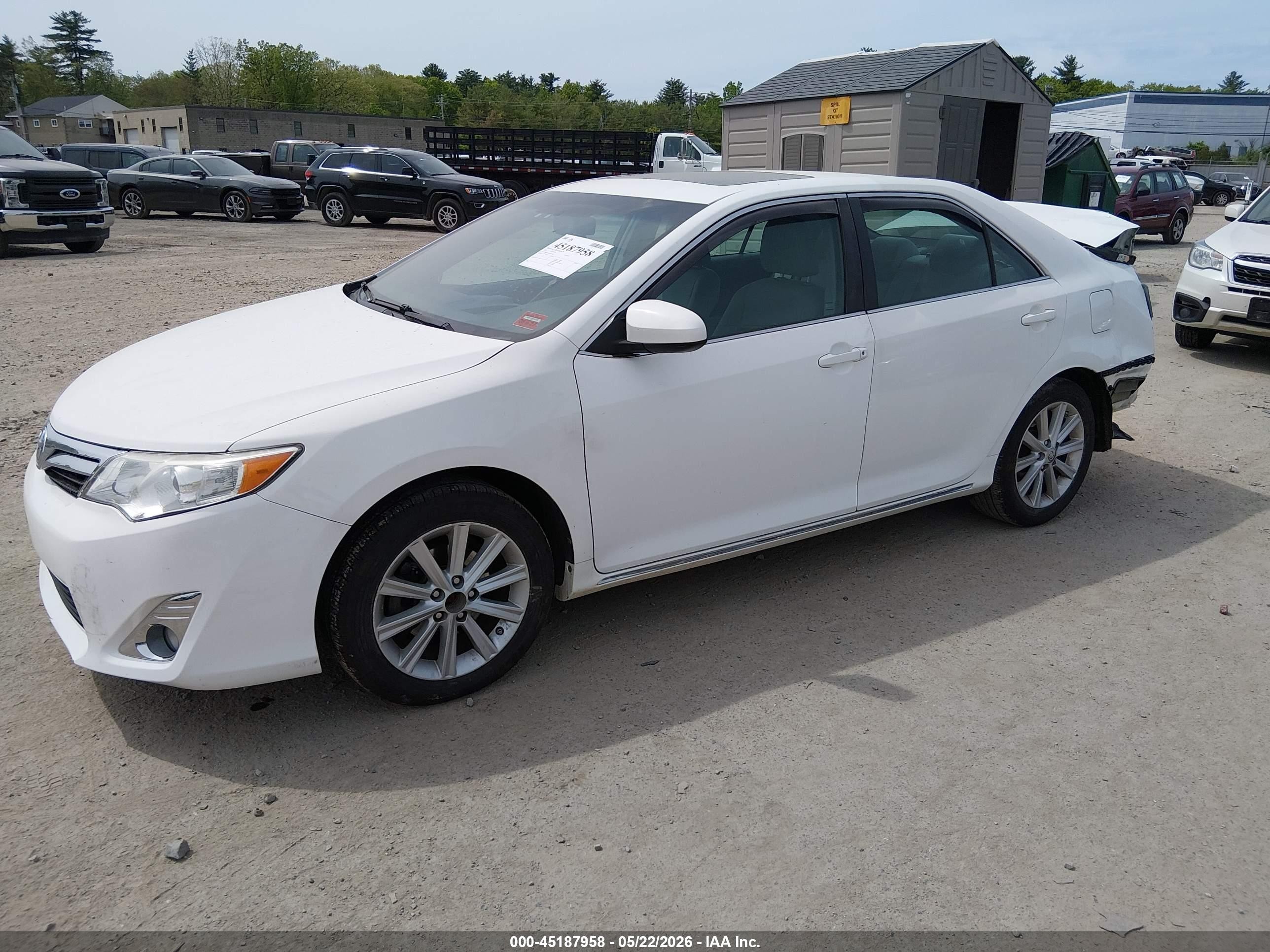2013 Toyota Camry Xle White vin: 4T4BF1FKXDR327348