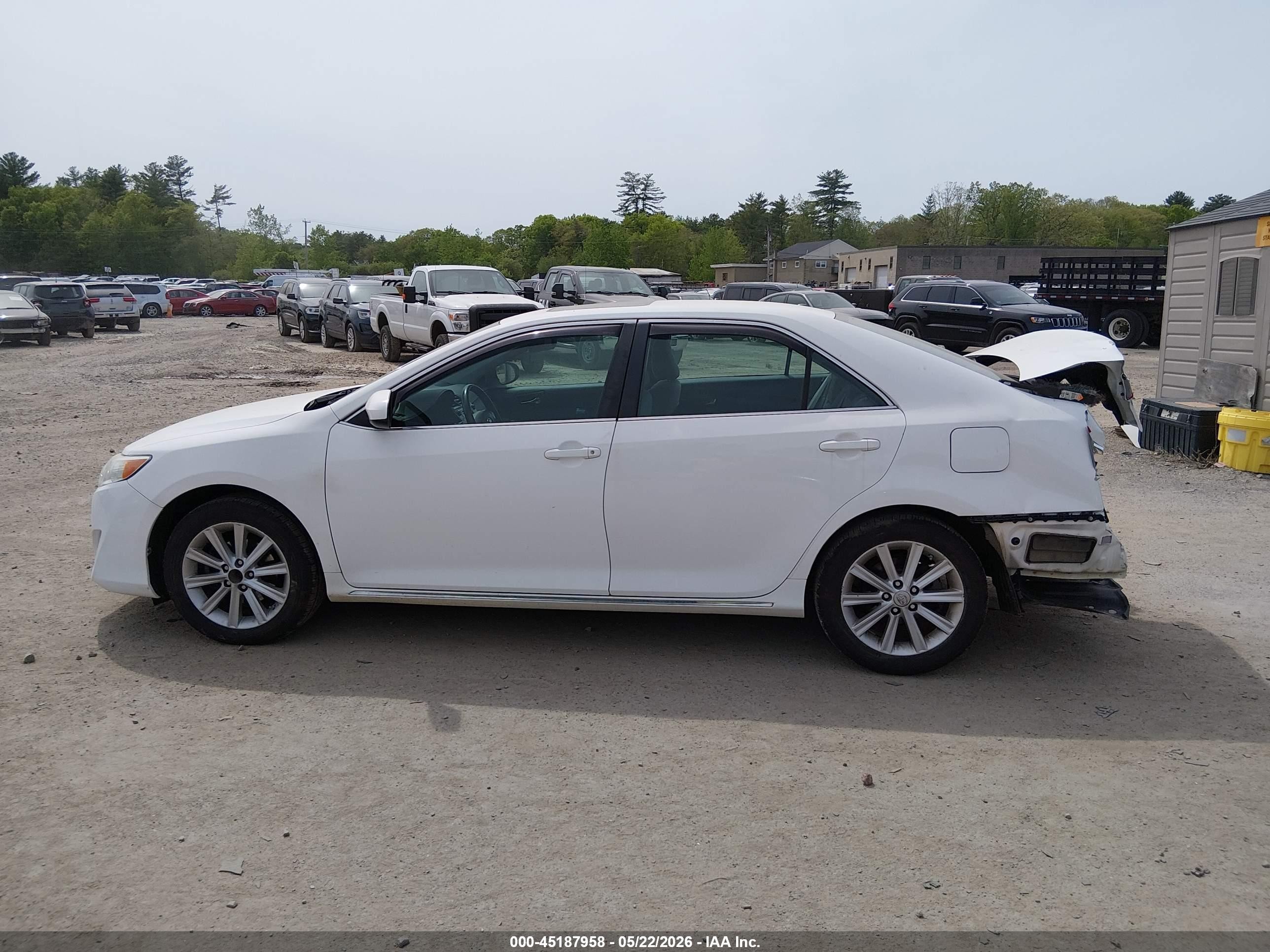 2013 Toyota Camry Xle White vin: 4T4BF1FKXDR327348