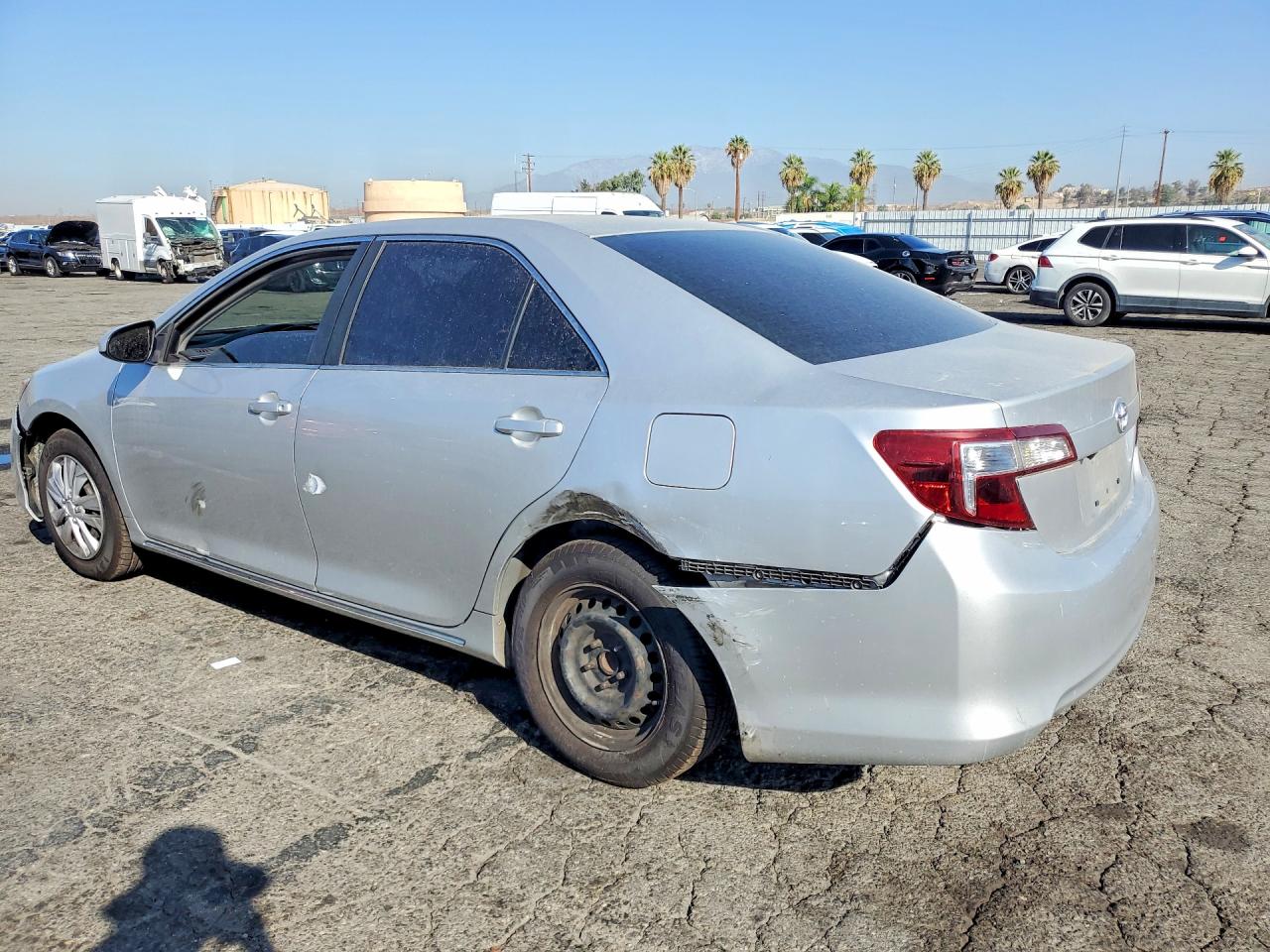 2013 Toyota Camry Le Серебряный vin: 4T4BF1FKXDR328824